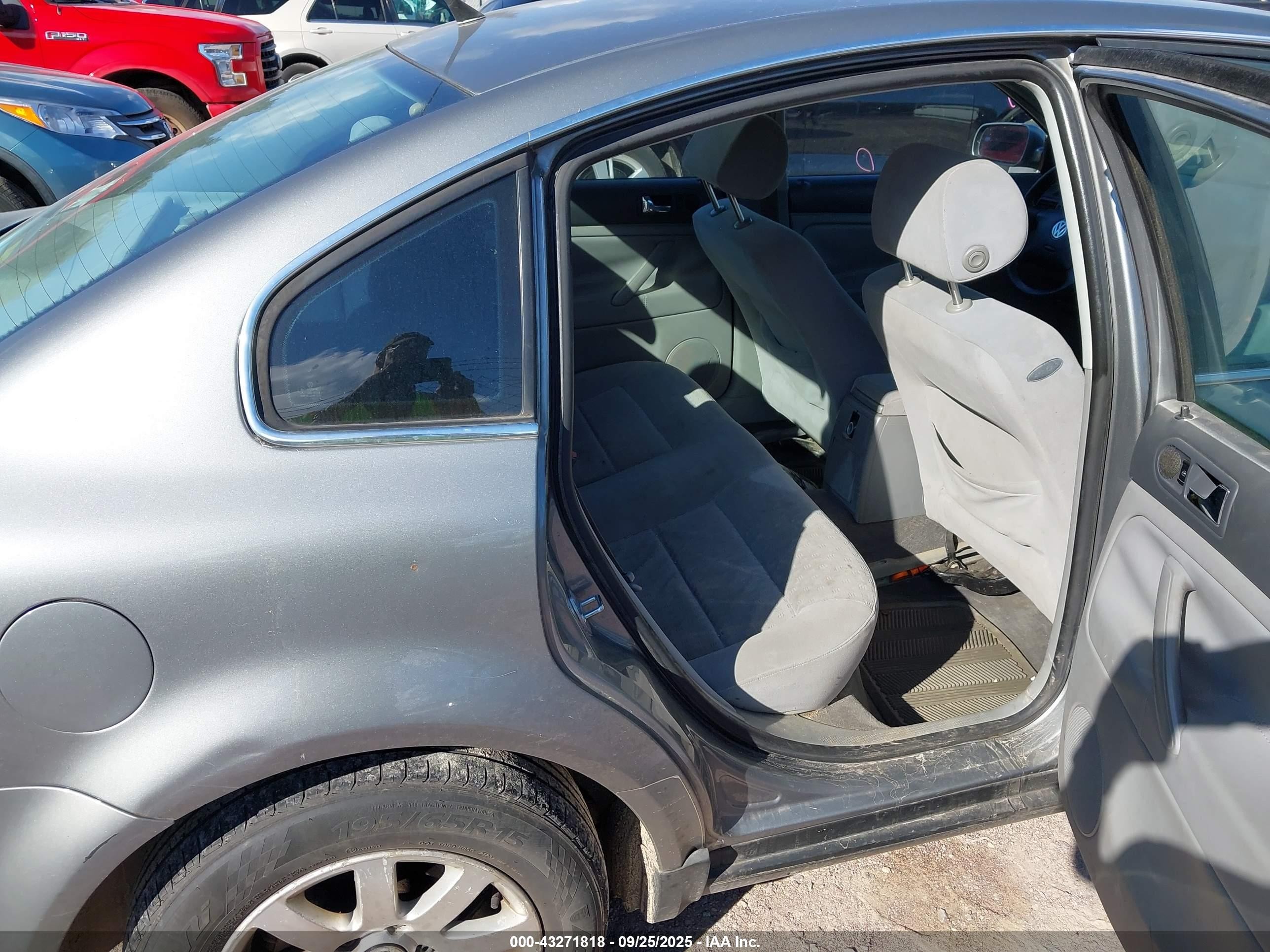 2001 Volkswagen Passat Gls Silver vin: WVWPD63B41P289671