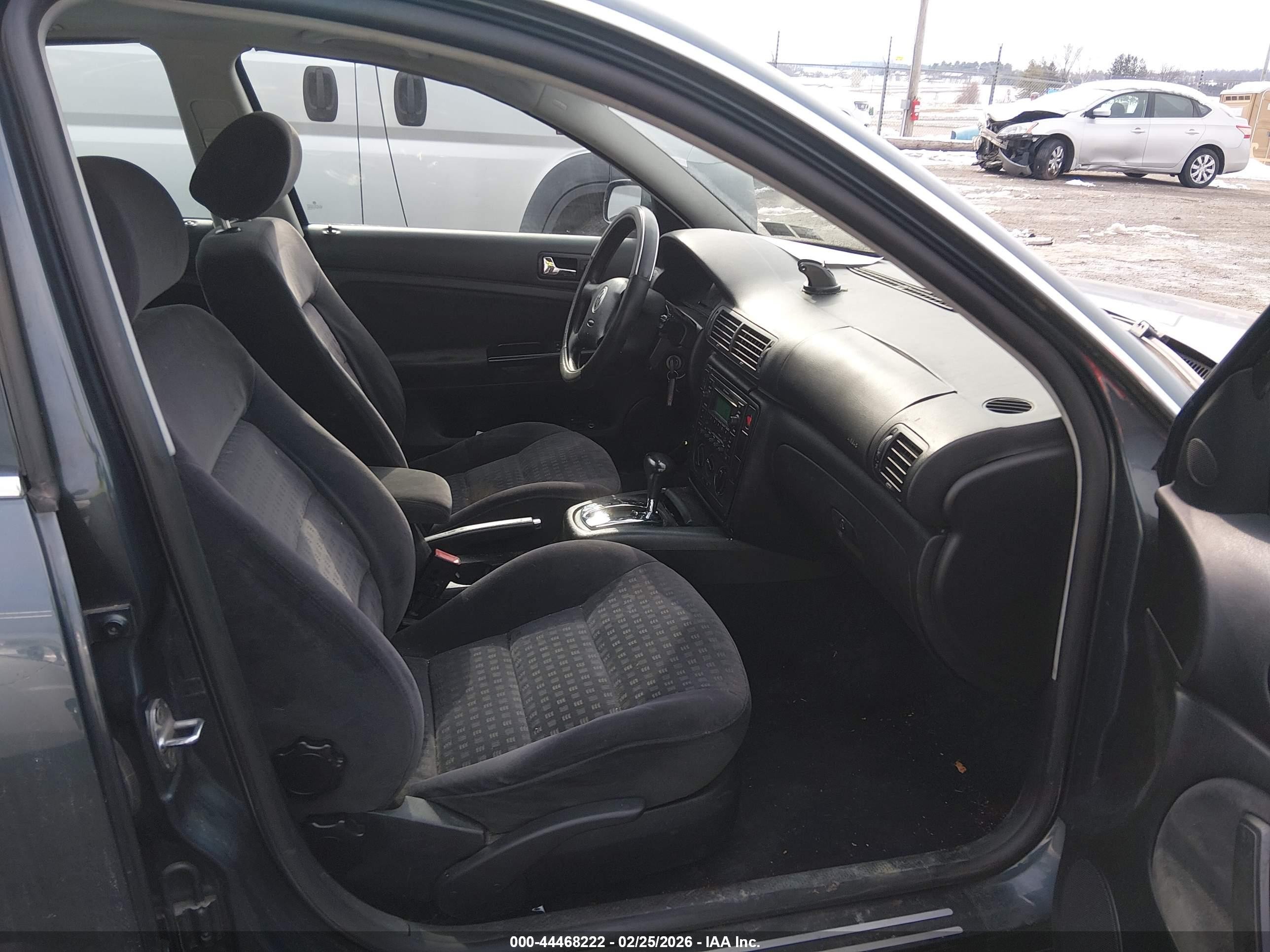 2002 Volkswagen Passat Gls Blue vin: WVWPD63B42P356366