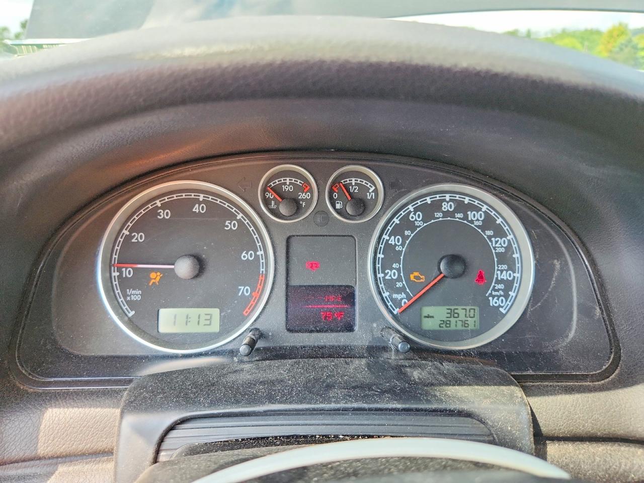 2004 Volkswagen Passat Gls Black vin: WVWPD63B44E089518