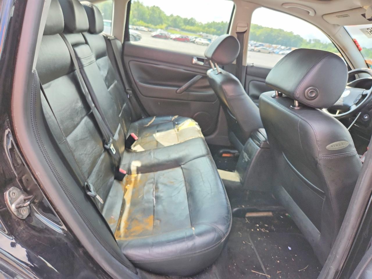 2004 Volkswagen Passat Gls Black vin: WVWPD63B44E089518