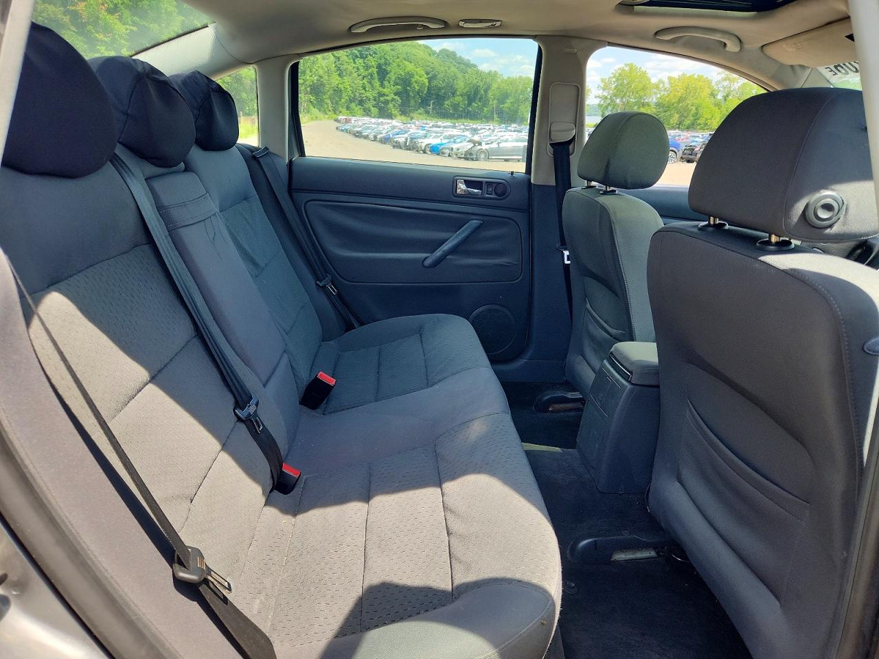 2004 Volkswagen Passat Gls Gray vin: WVWPD63B44E296586