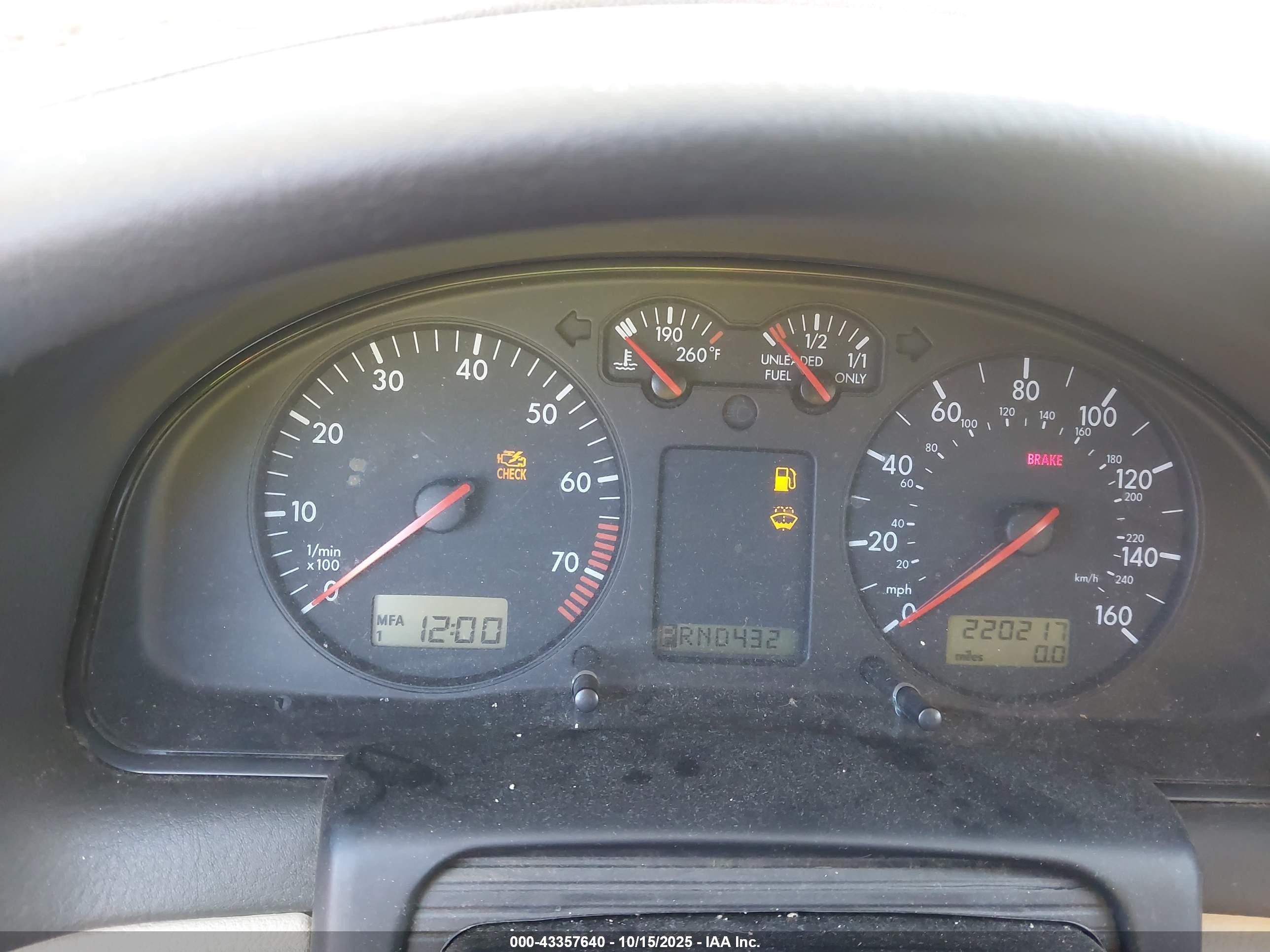 1998 Volkswagen Passat Glx Red vin: WVWPD63B4WE301191