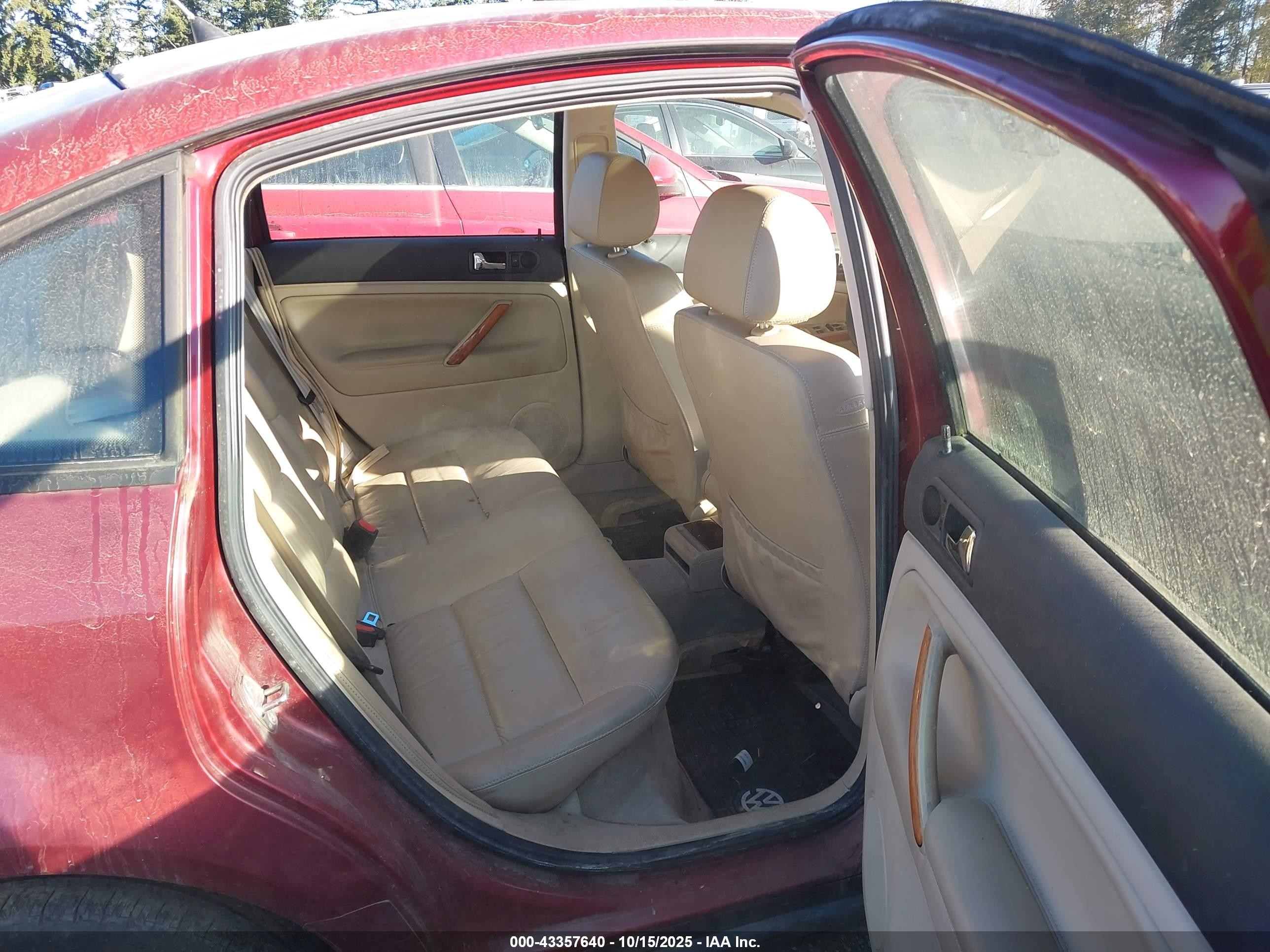 1998 Volkswagen Passat Glx Red vin: WVWPD63B4WE301191