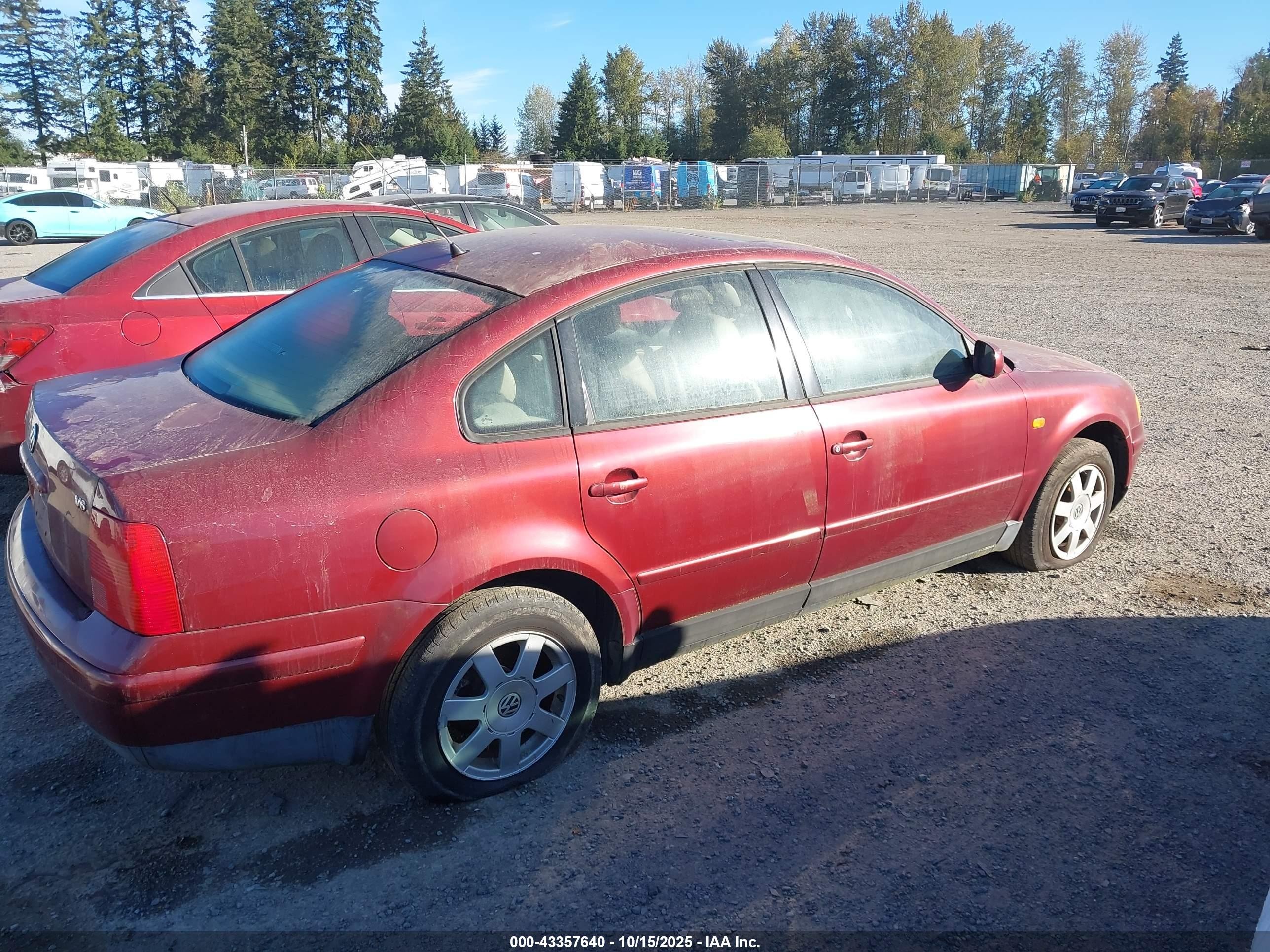 1998 Volkswagen Passat Glx Red vin: WVWPD63B4WE301191