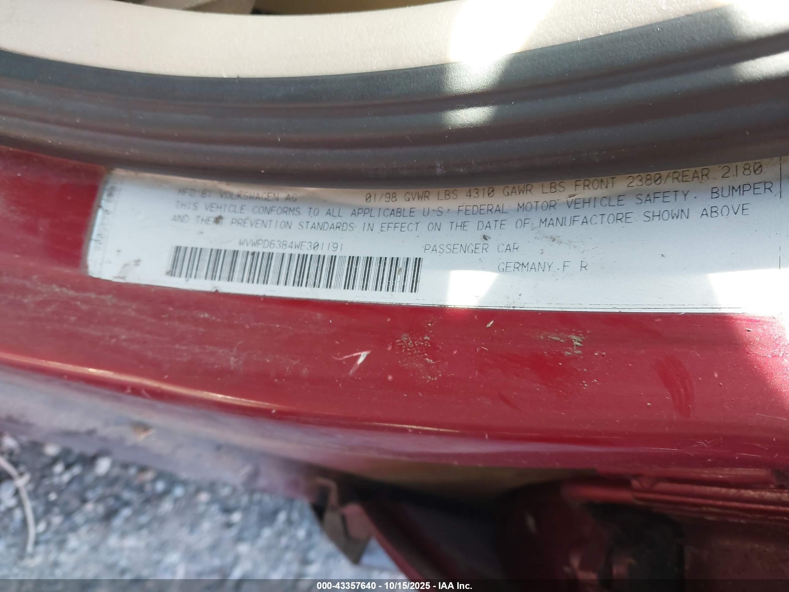 1998 Volkswagen Passat Glx Red vin: WVWPD63B4WE301191
