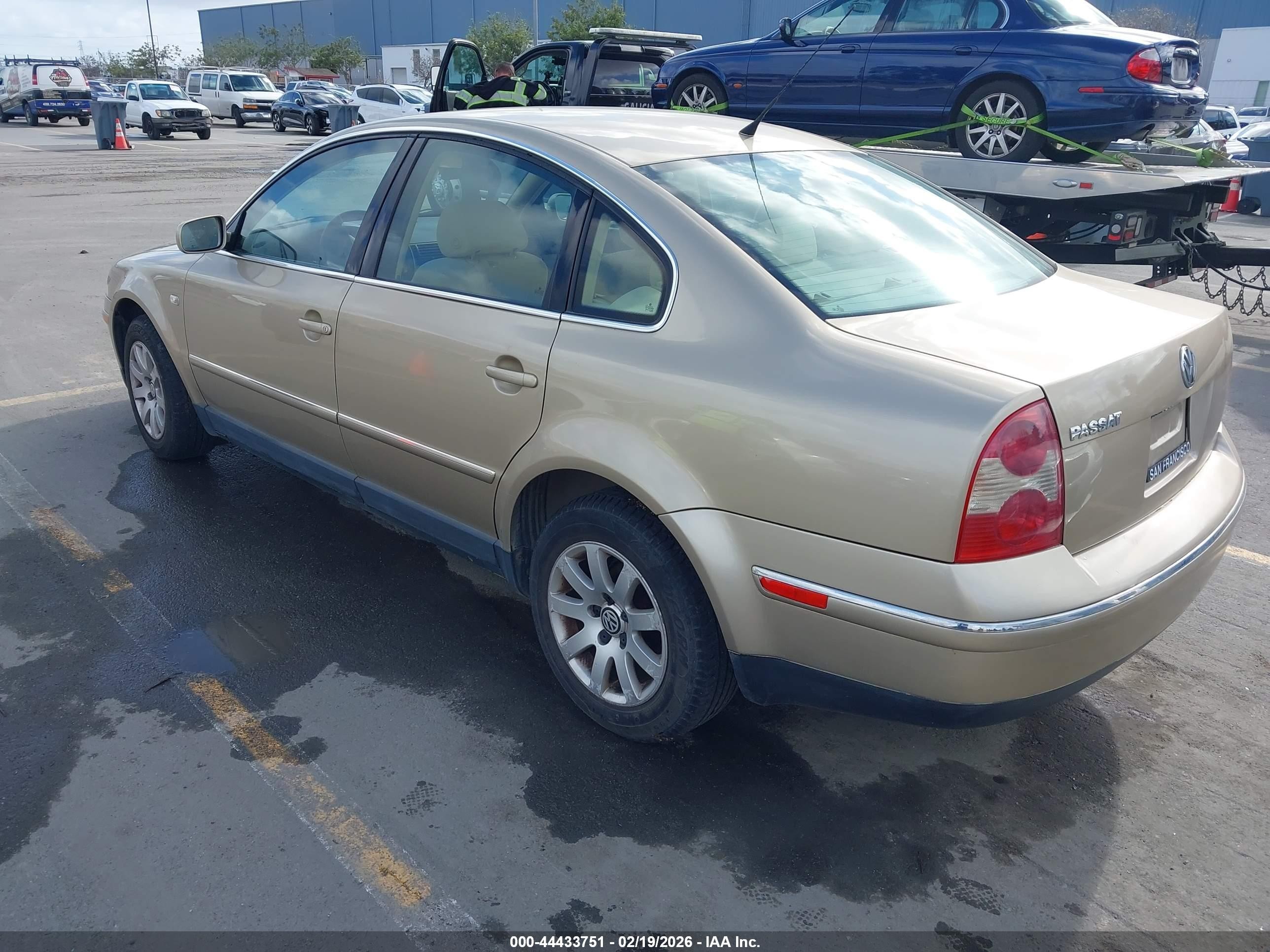 2001 Volkswagen Passat Gls Gold vin: WVWPD63B51E112431