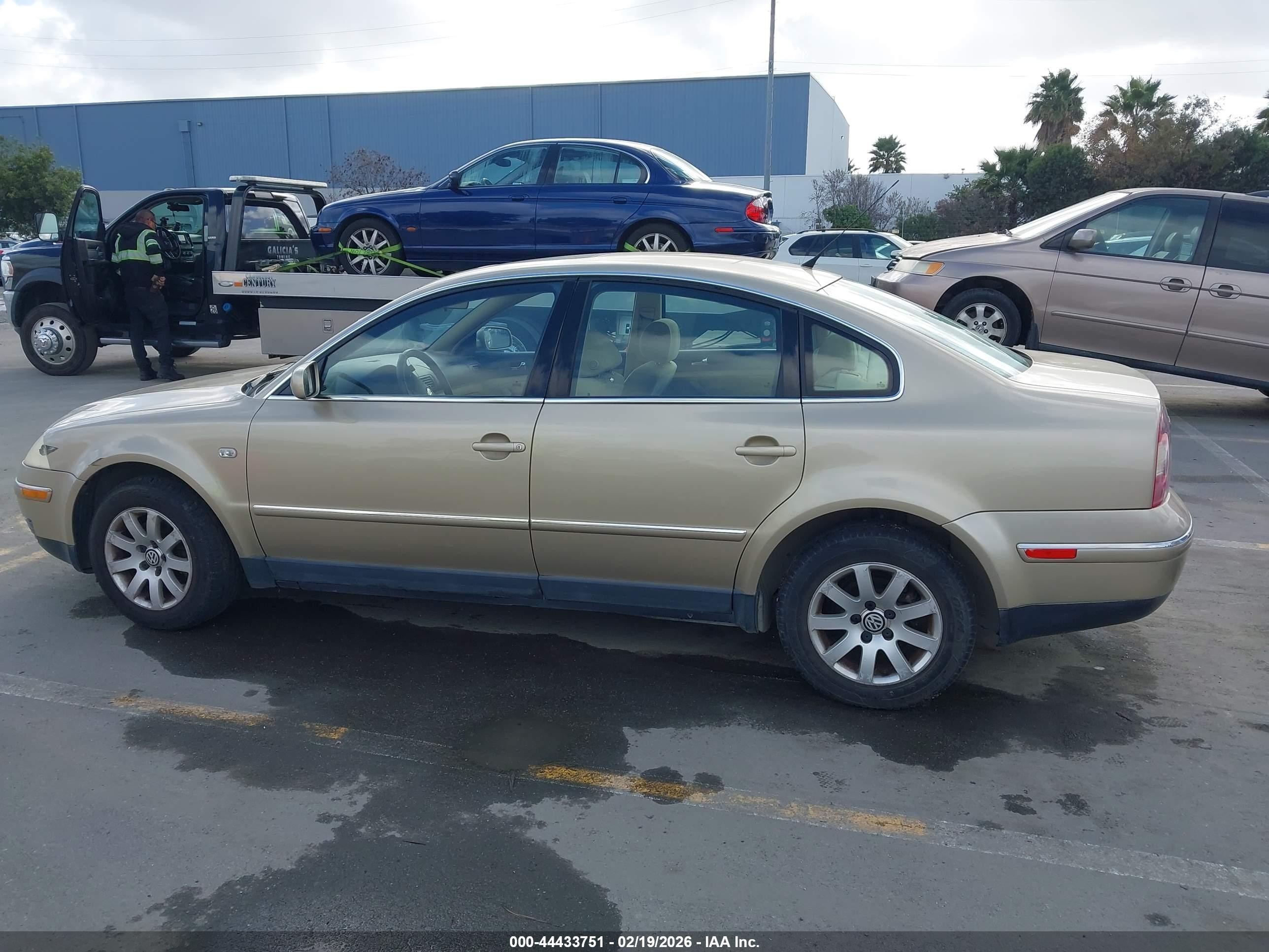2001 Volkswagen Passat Gls Gold vin: WVWPD63B51E112431