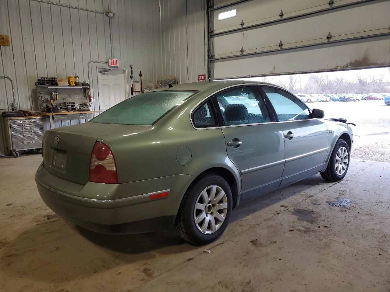 2001 Volkswagen Passat Gls Green vin: WVWPD63B51P069505