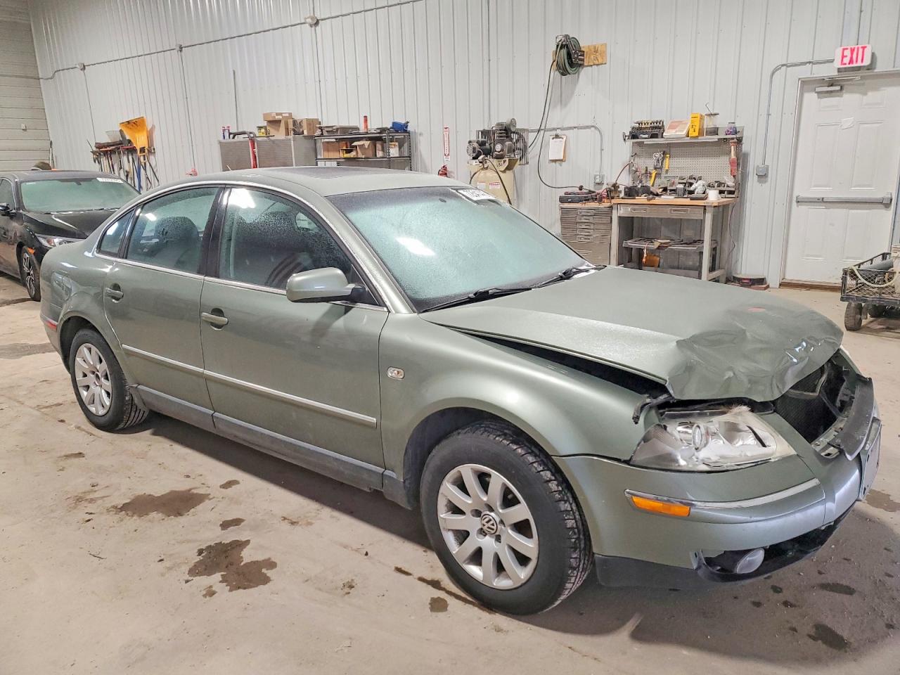 2001 Volkswagen Passat Gls Green vin: WVWPD63B51P069505
