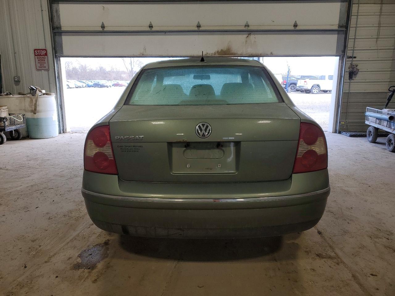 2001 Volkswagen Passat Gls Green vin: WVWPD63B51P069505