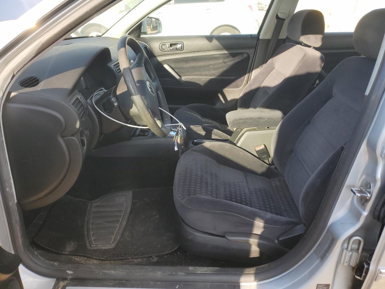 2002 Volkswagen Passat Gls Серебряный vin: WVWPD63B52P345831