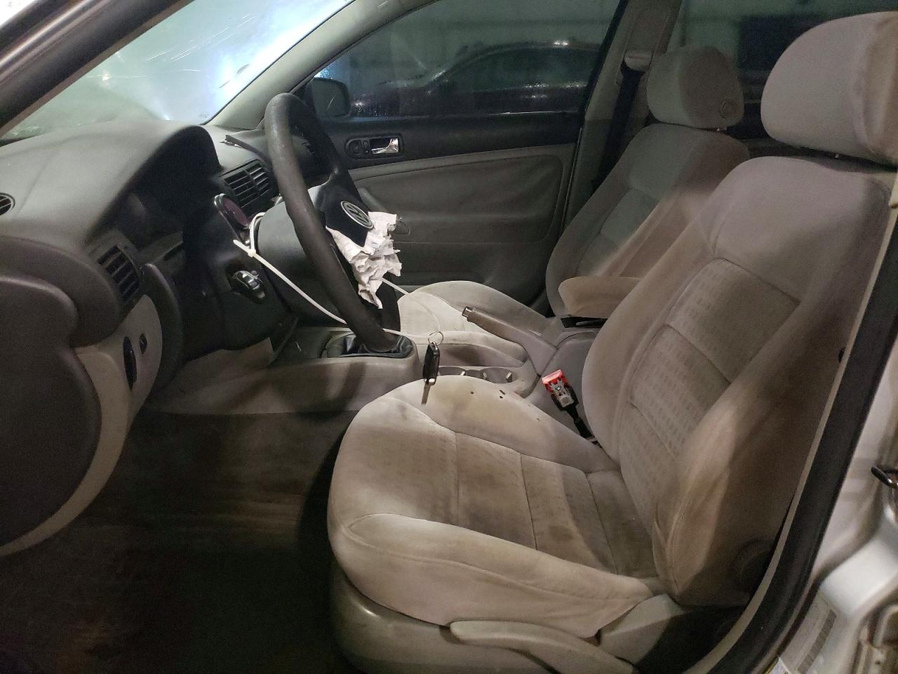 2004 Volkswagen Passat Gls Silver vin: WVWPD63B54P091931