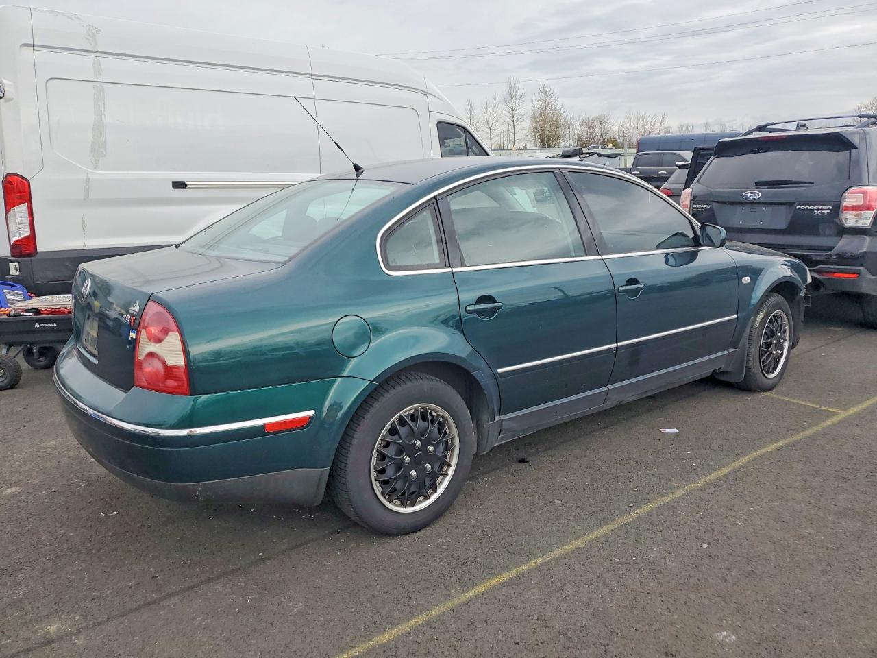 2001 Volkswagen Passat Gls Green vin: WVWPD63B61P198451