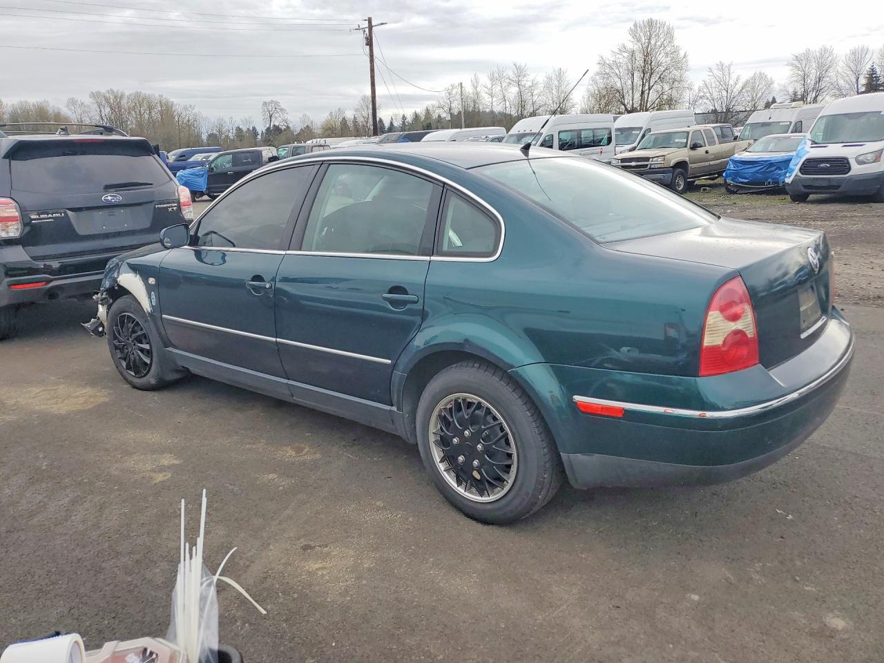 2001 Volkswagen Passat Gls Green vin: WVWPD63B61P198451