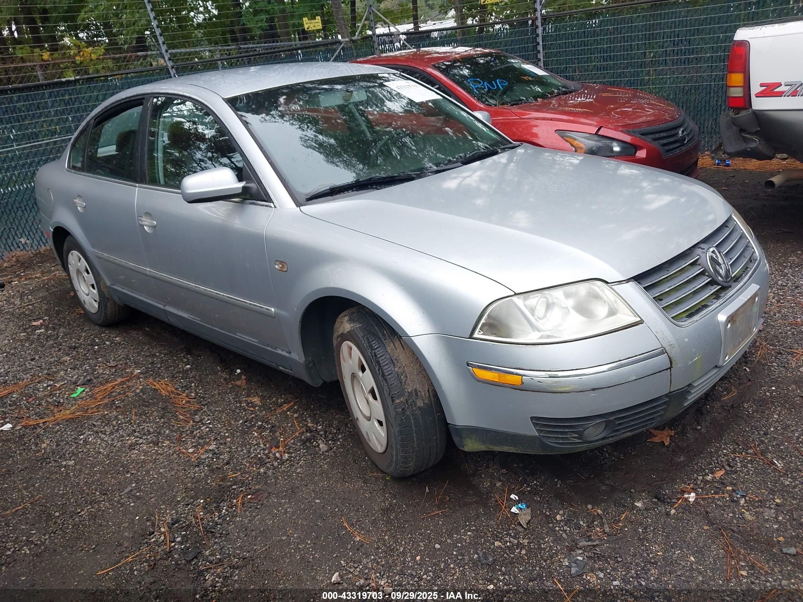 2001 Volkswagen Passat Gls Silver vin: WVWPD63B61P266215