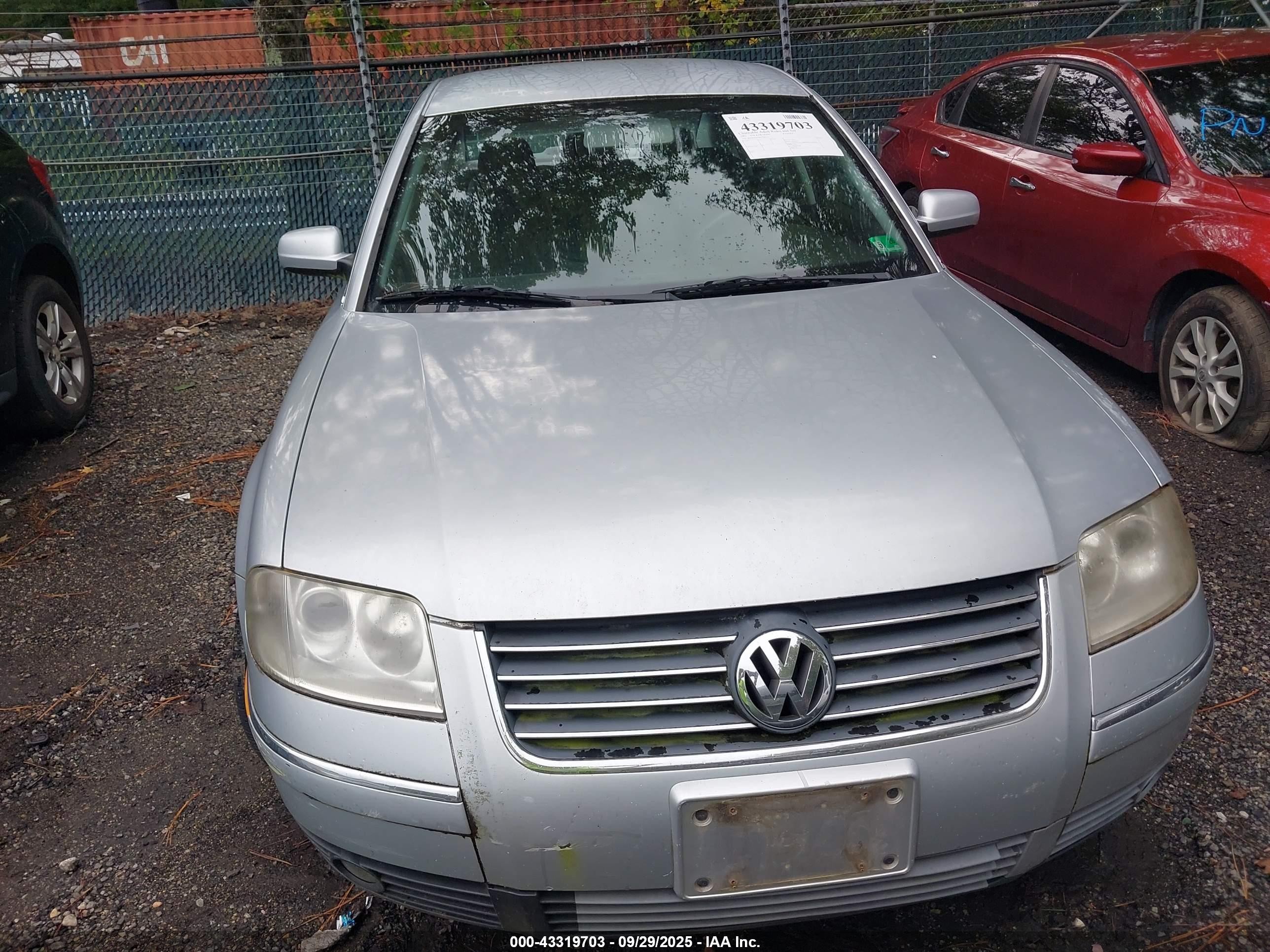 2001 Volkswagen Passat Gls Silver vin: WVWPD63B61P266215
