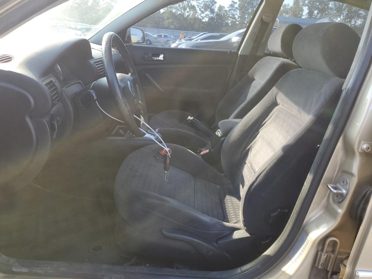 2001 Volkswagen Passat Gls Gold vin: WVWPD63B61P296234
