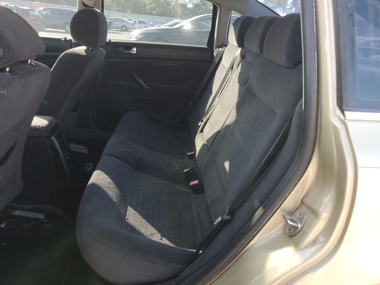 2001 Volkswagen Passat Gls Gold vin: WVWPD63B61P296234