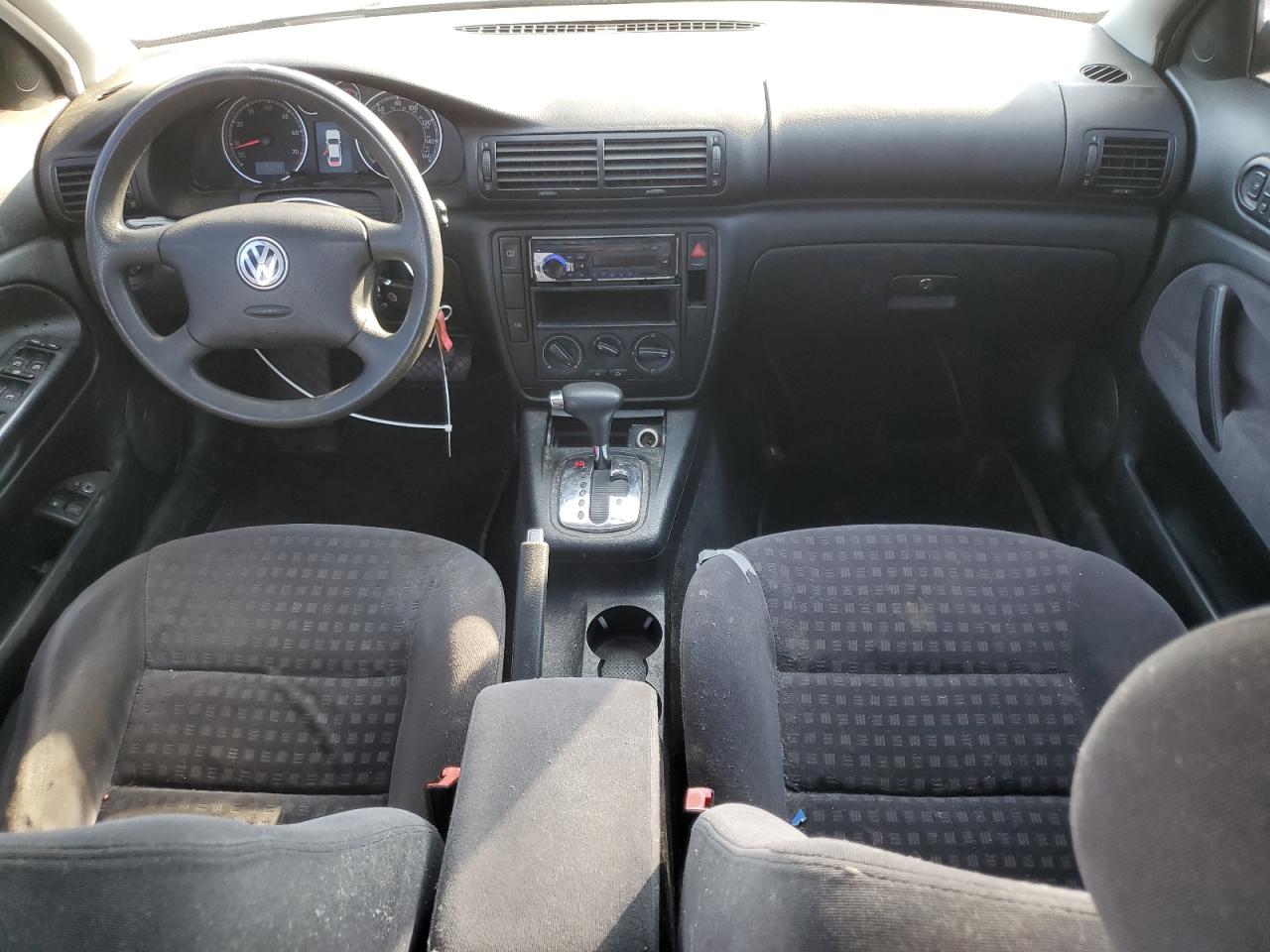 2001 Volkswagen Passat Gls Gold vin: WVWPD63B61P296234