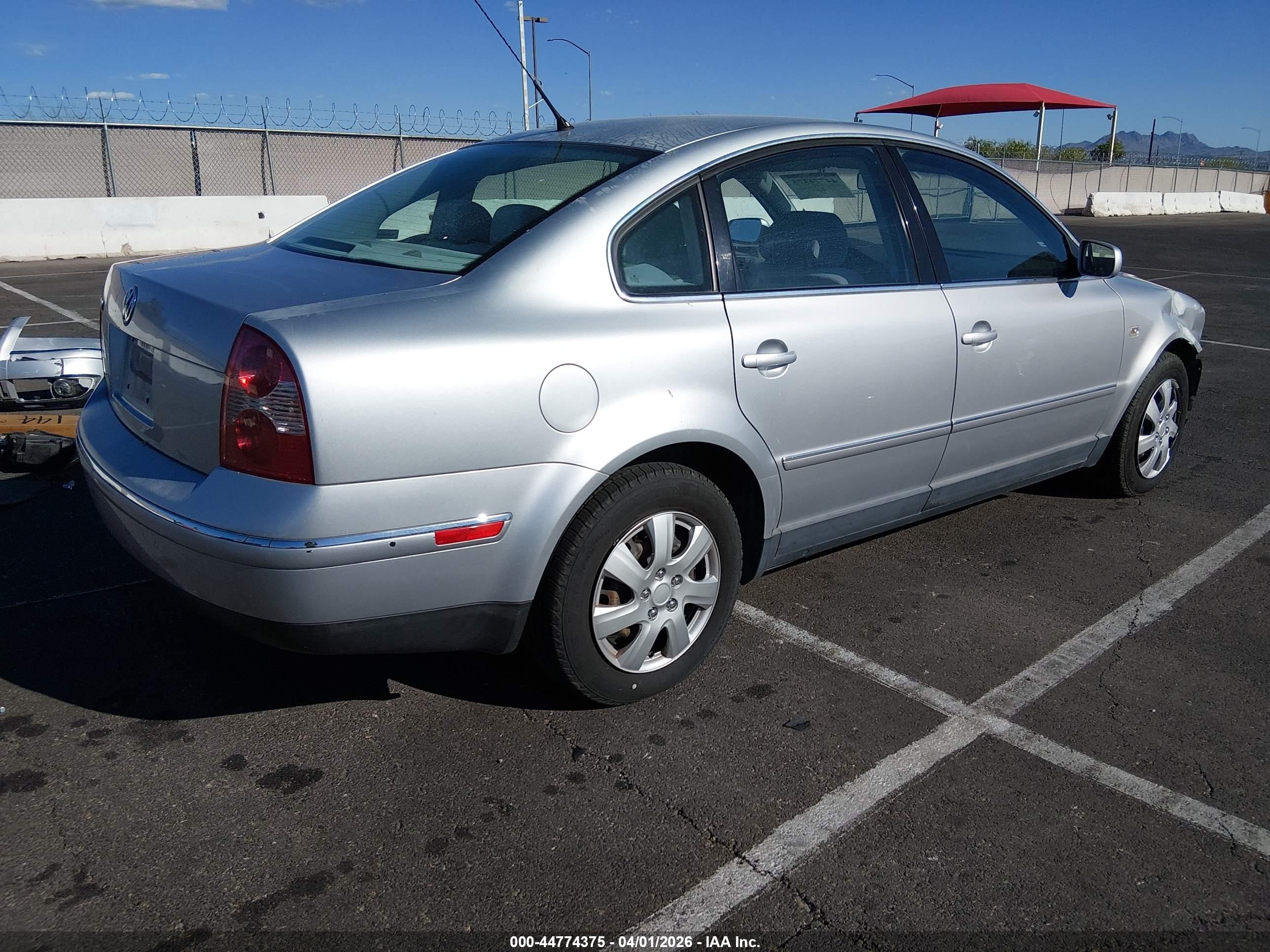 2002 Volkswagen Passat Gls Silver vin: WVWPD63B62P352979