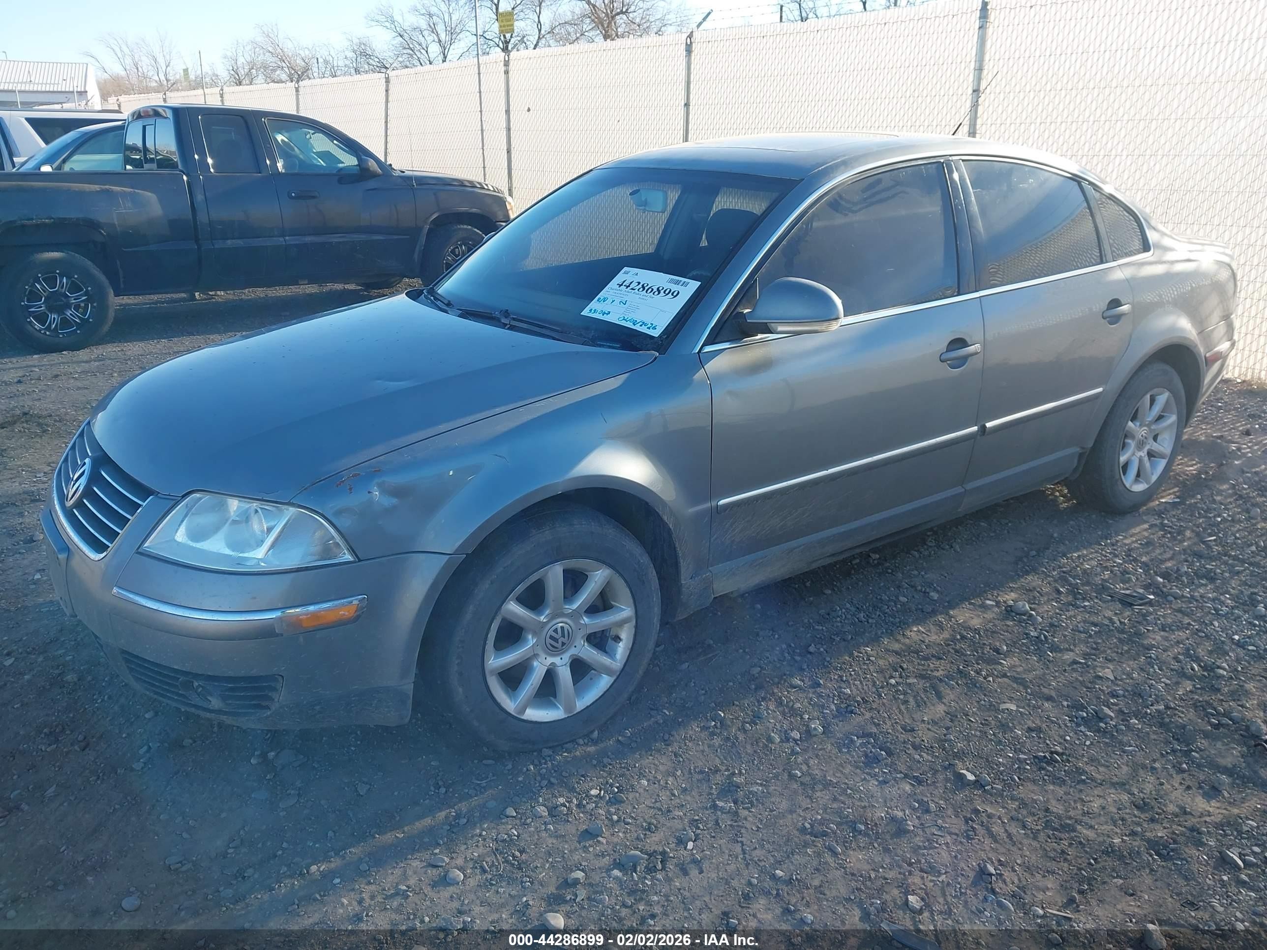 2004 Volkswagen Passat Gls Серебряный vin: WVWPD63B64E268885