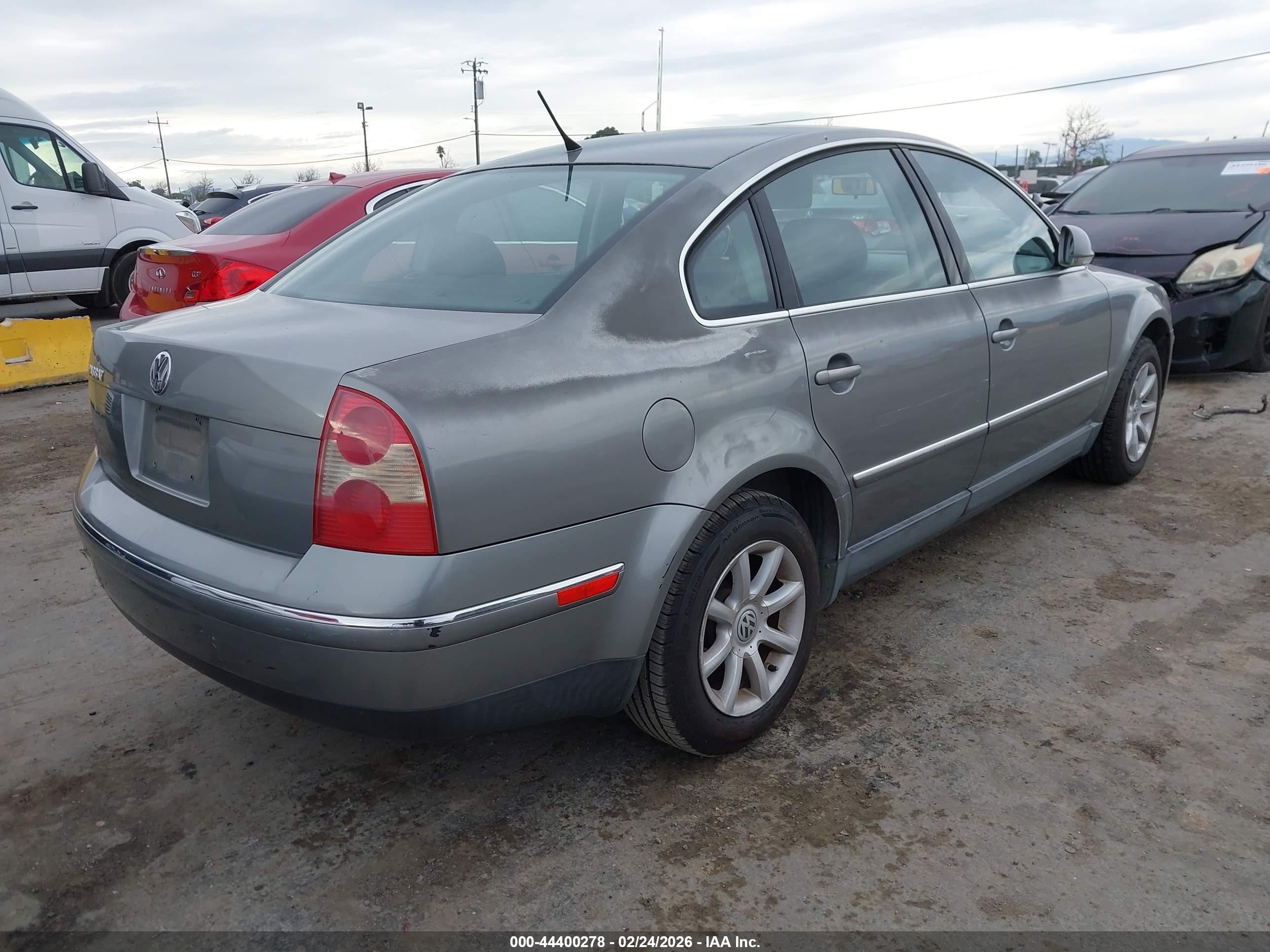 2004 Volkswagen Passat Gls Серый vin: WVWPD63B64E276050