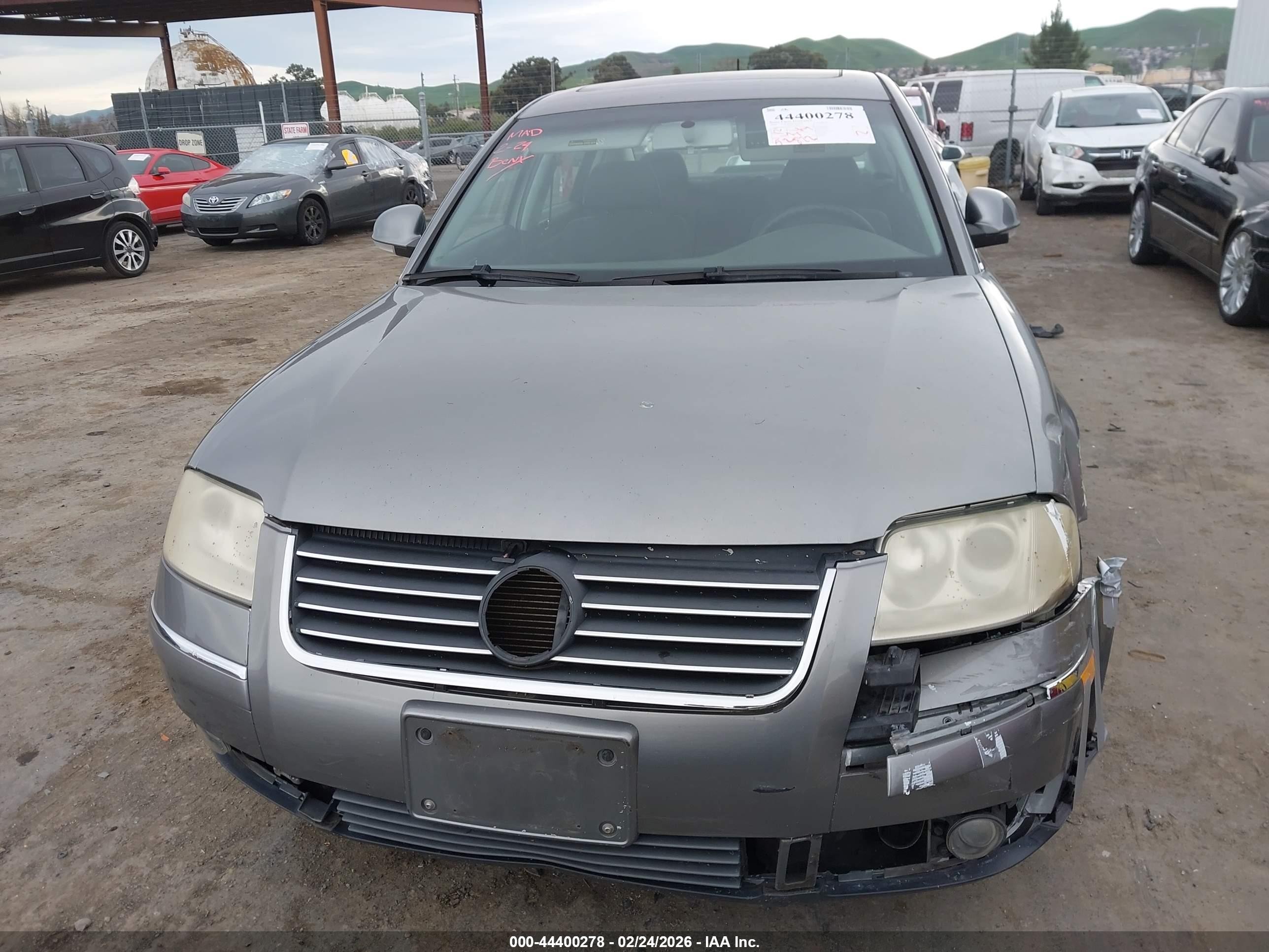 2004 Volkswagen Passat Gls Серый vin: WVWPD63B64E276050