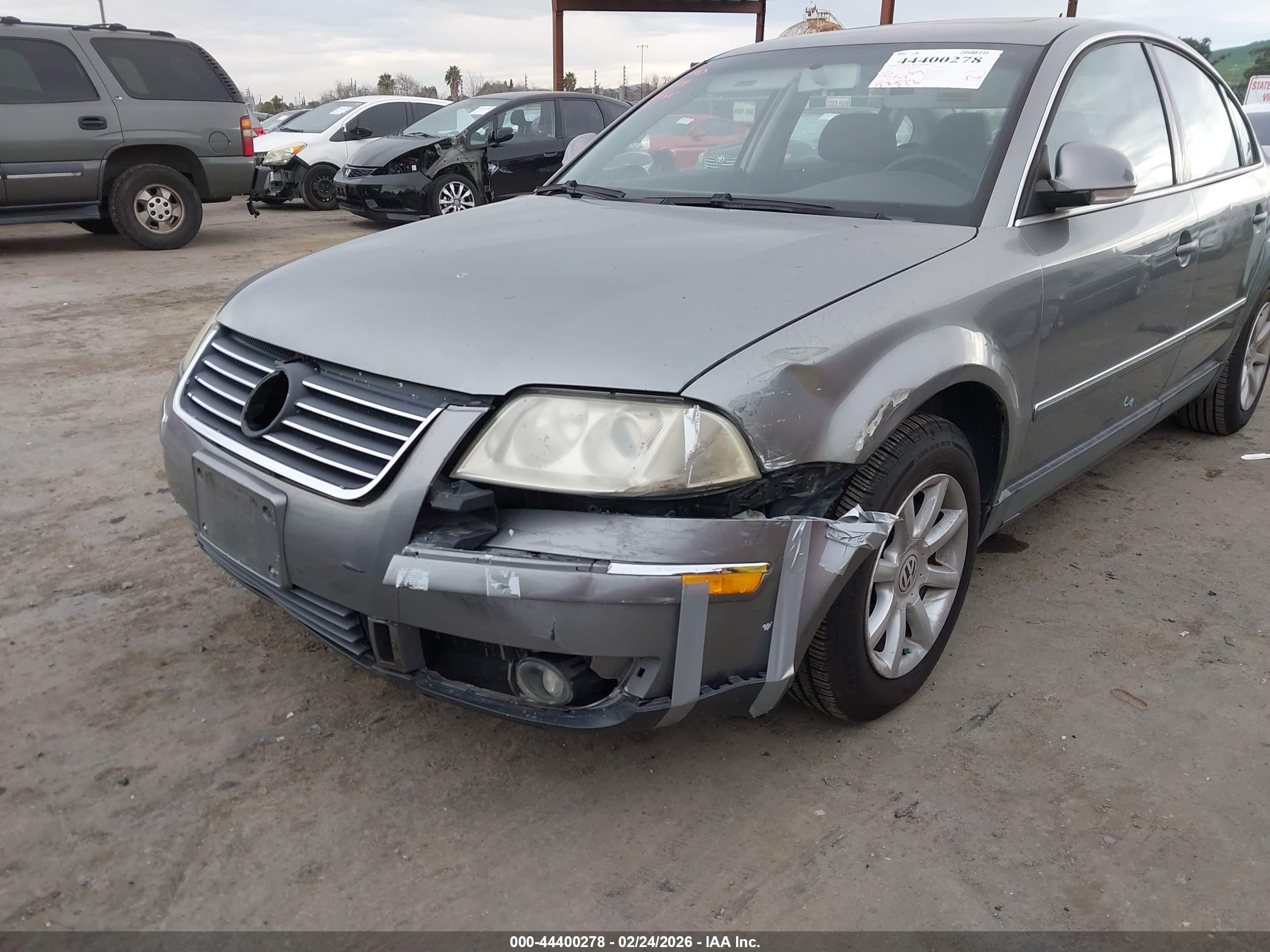 2004 Volkswagen Passat Gls Серый vin: WVWPD63B64E276050