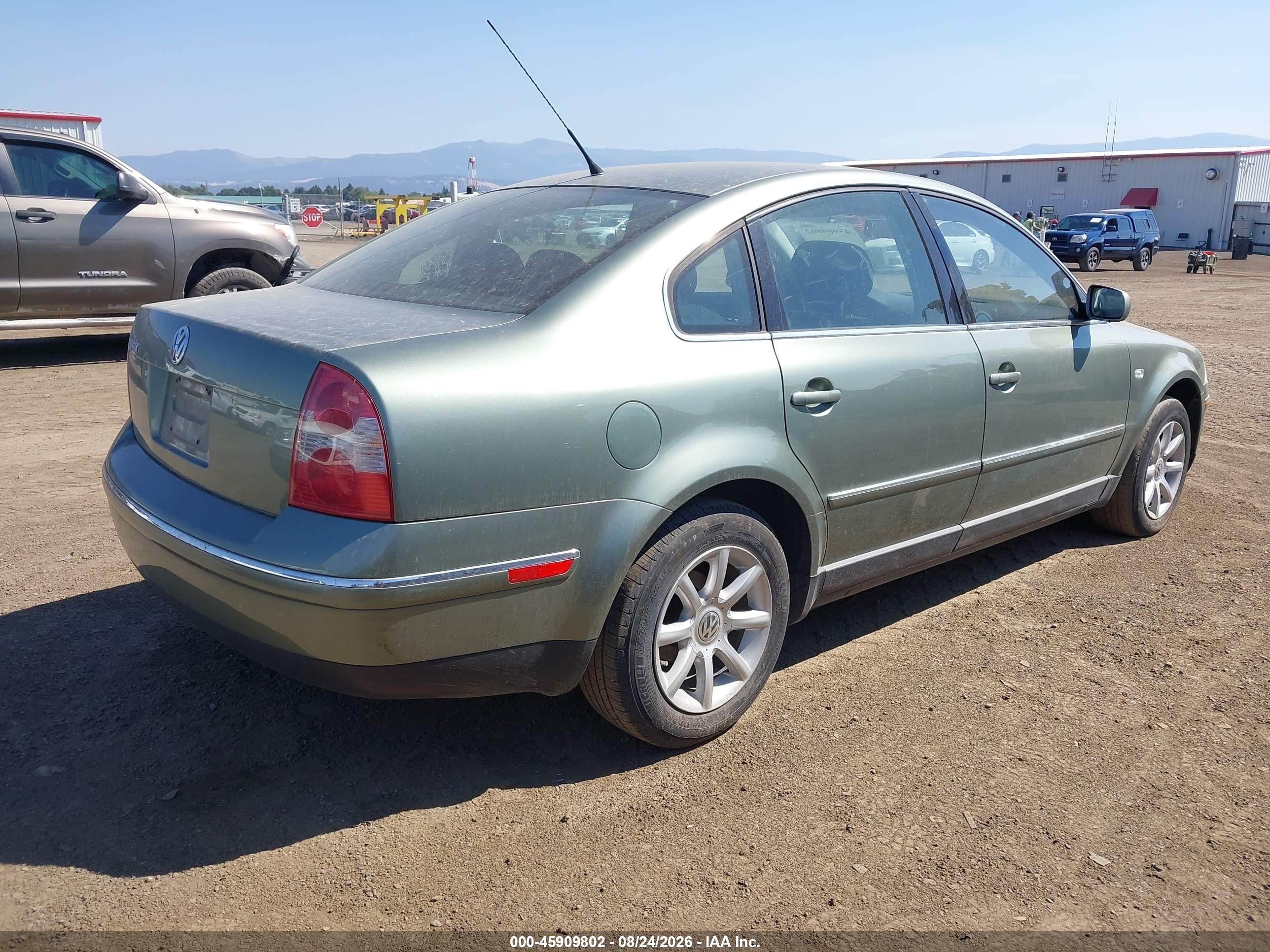 2004 Volkswagen Passat Gls Green vin: WVWPD63B64P091470