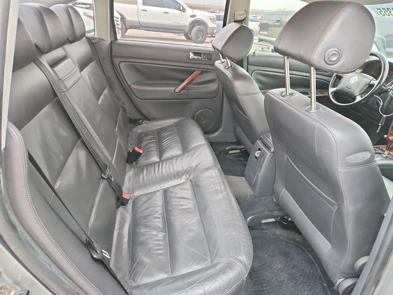 2004 Volkswagen Passat Gls Silver vin: WVWPD63B64P324389