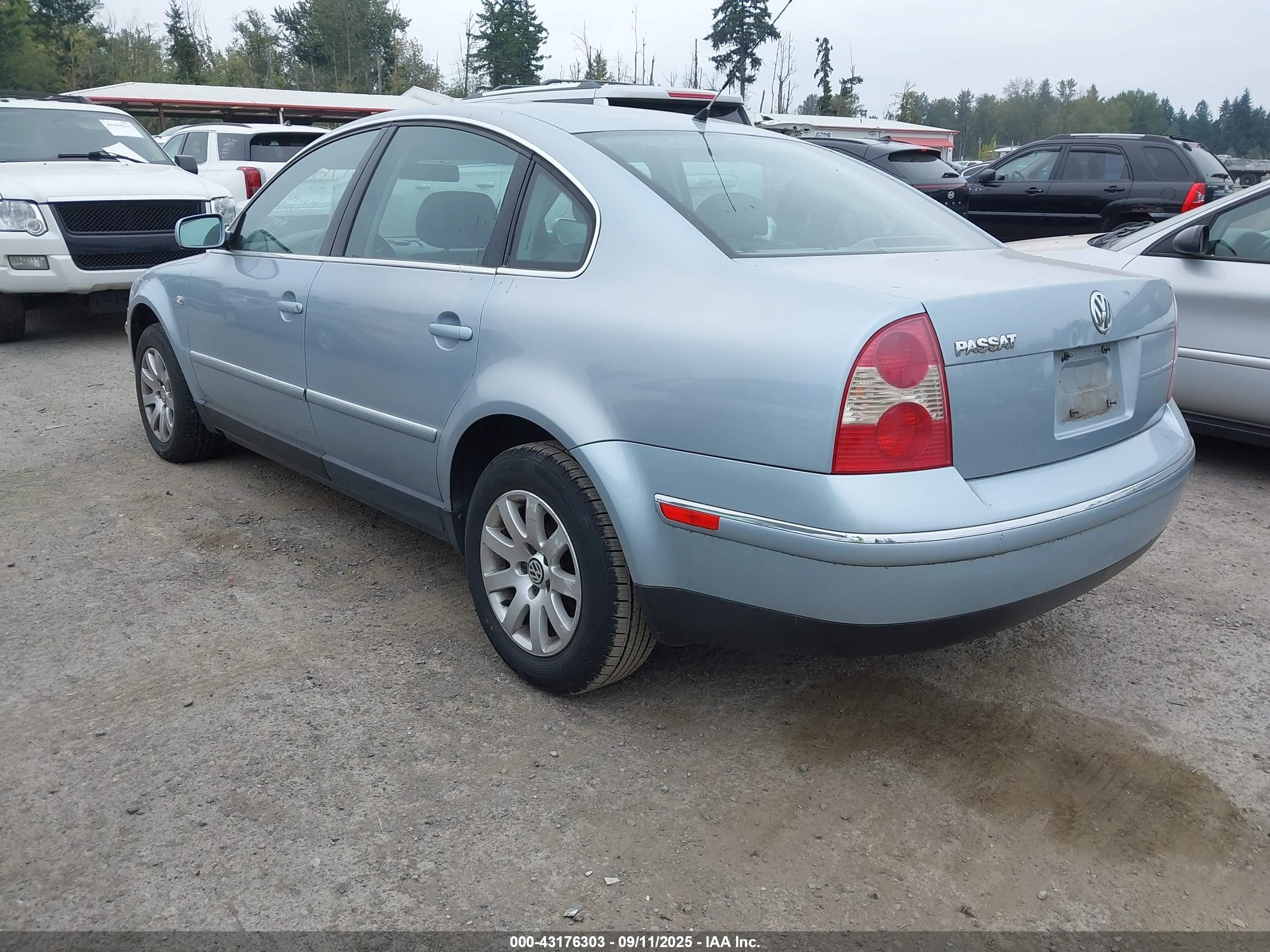 2001 Volkswagen Passat Gls Light Blue vin: WVWPD63B71P204547