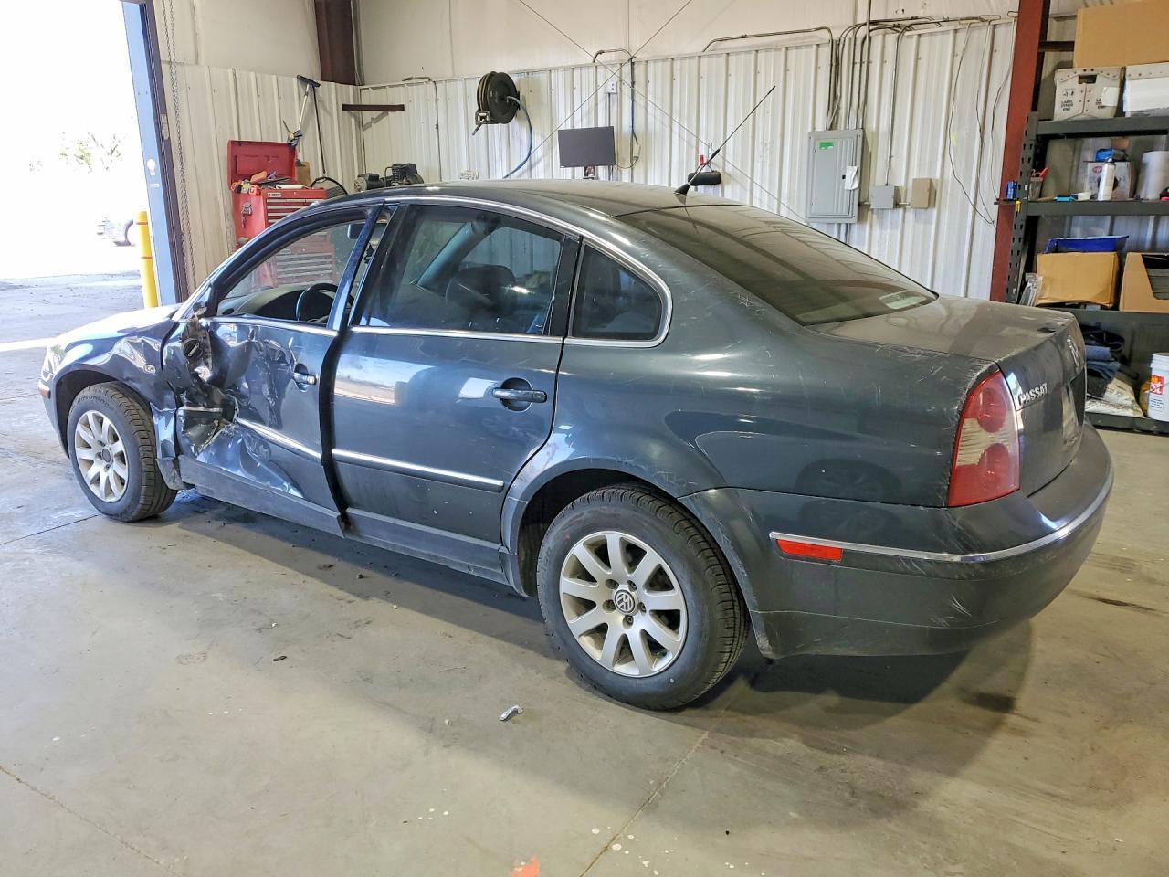 2002 Volkswagen Passat Gls Gray vin: WVWPD63B72P232639
