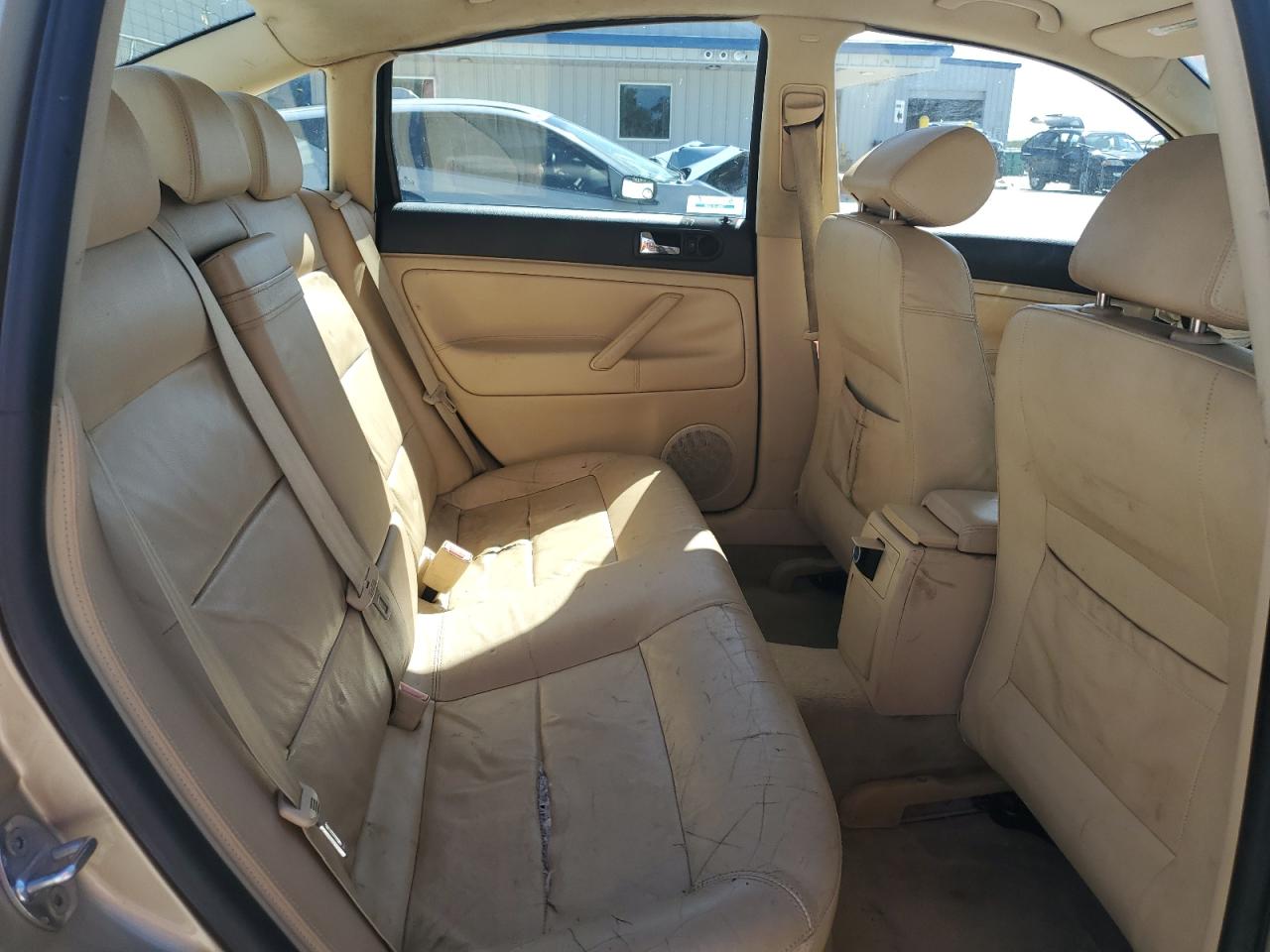 2002 Volkswagen Passat Gls Gold vin: WVWPD63B72P292372