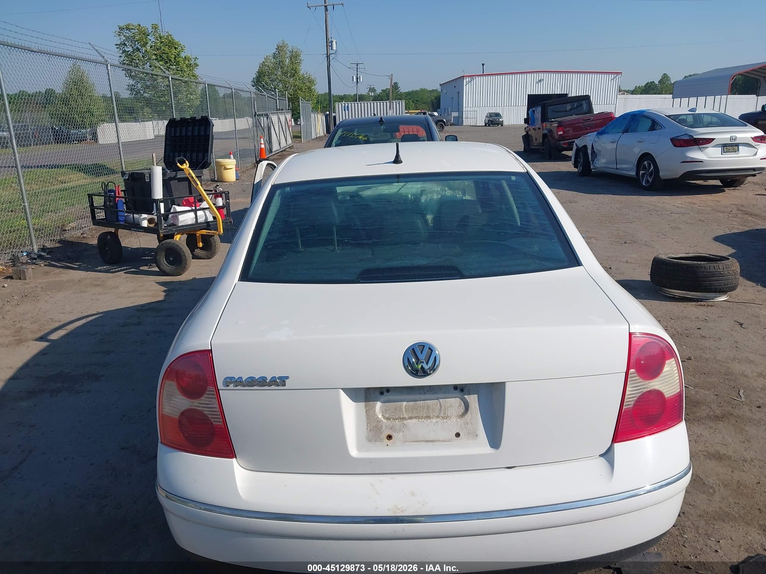 2003 Volkswagen Passat Gls White vin: WVWPD63B73P247594