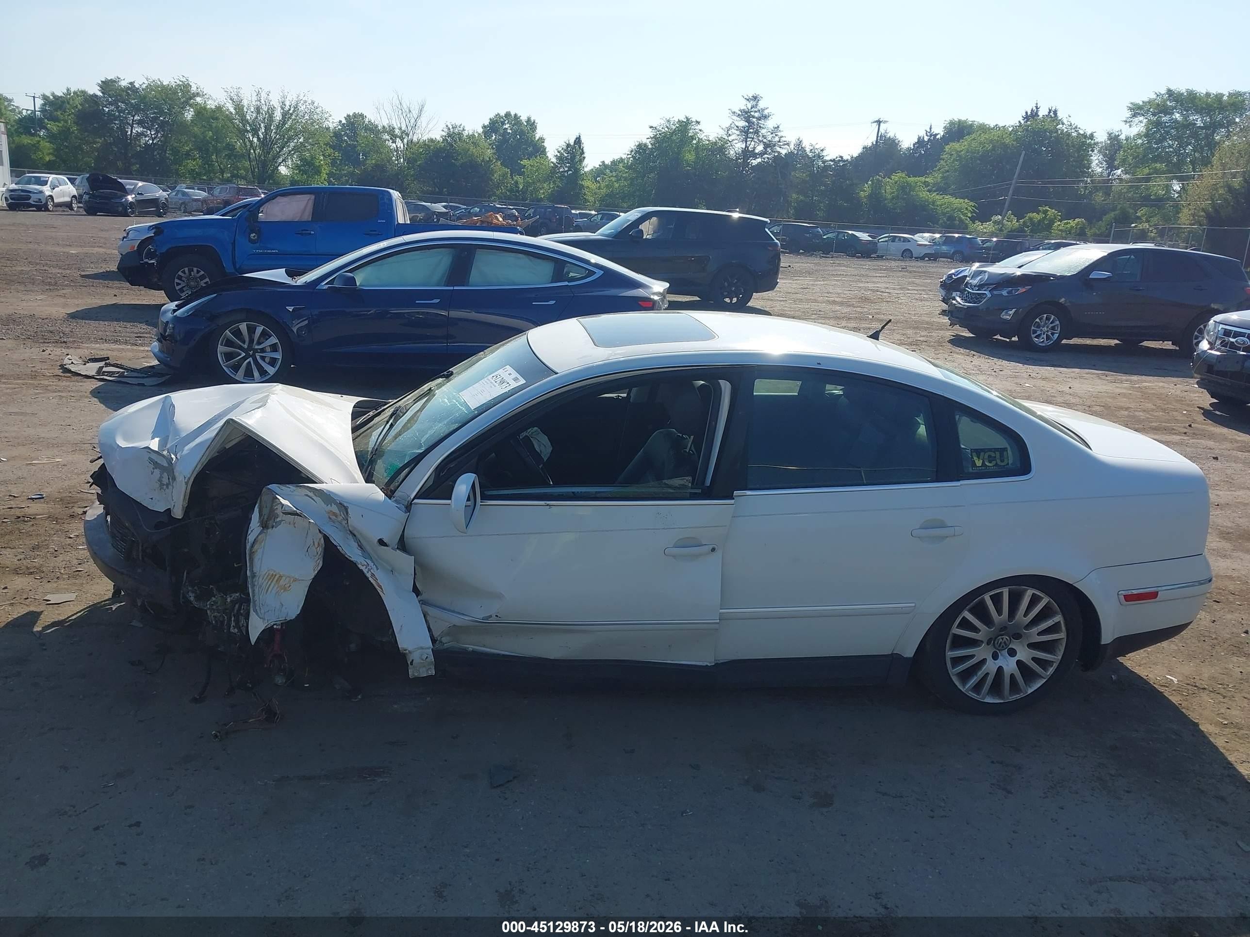 2003 Volkswagen Passat Gls White vin: WVWPD63B73P247594