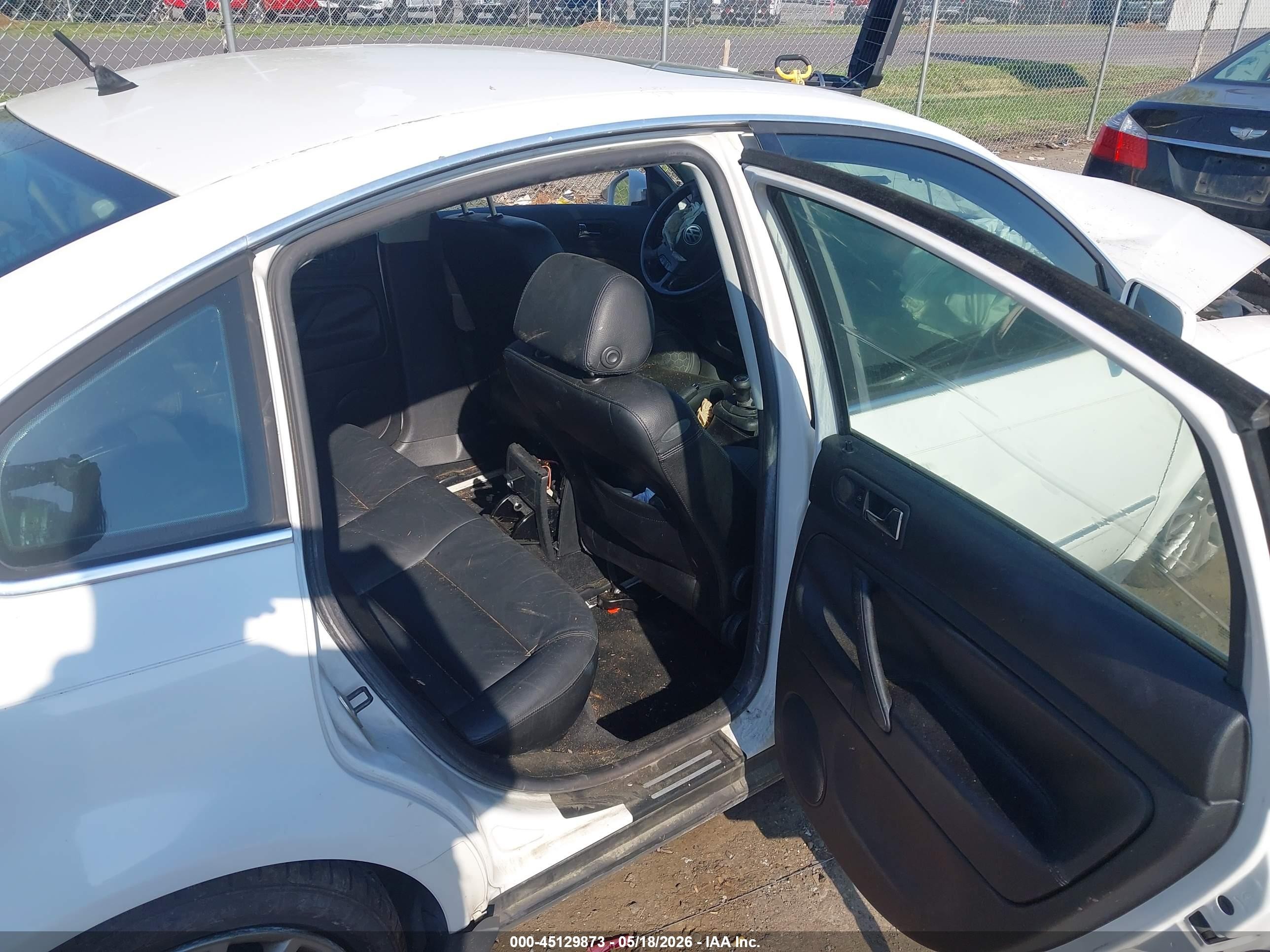 2003 Volkswagen Passat Gls White vin: WVWPD63B73P247594