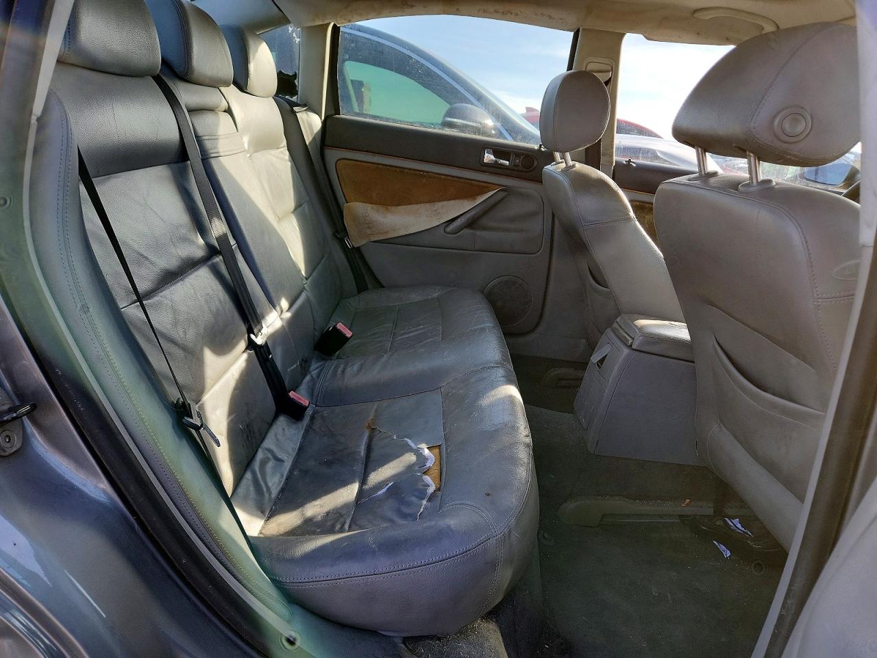 2004 Volkswagen Passat Gls Серебряный vin: WVWPD63B74P101990