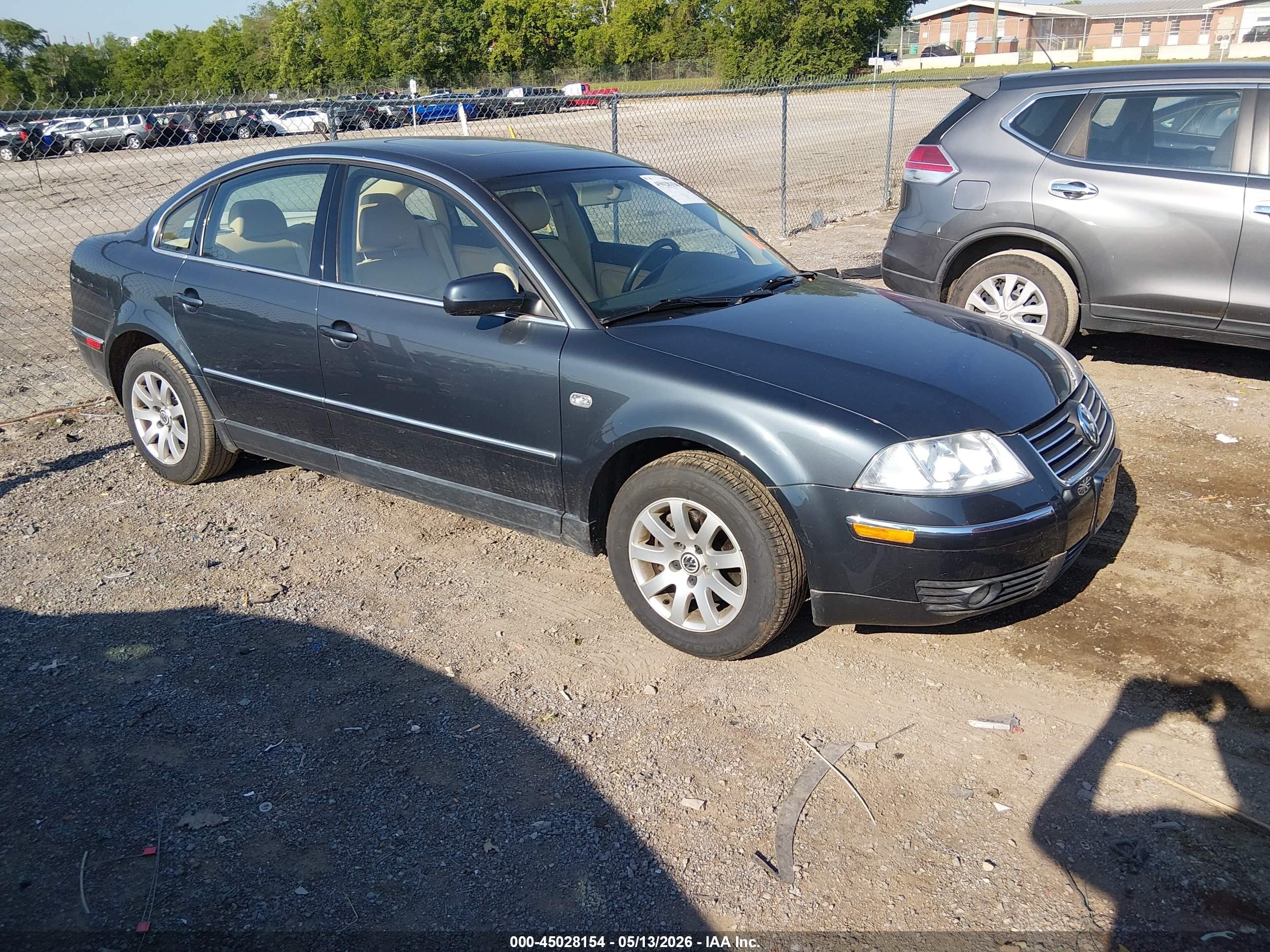 2001 Volkswagen Passat Gls Gold vin: WVWPD63B81P087917