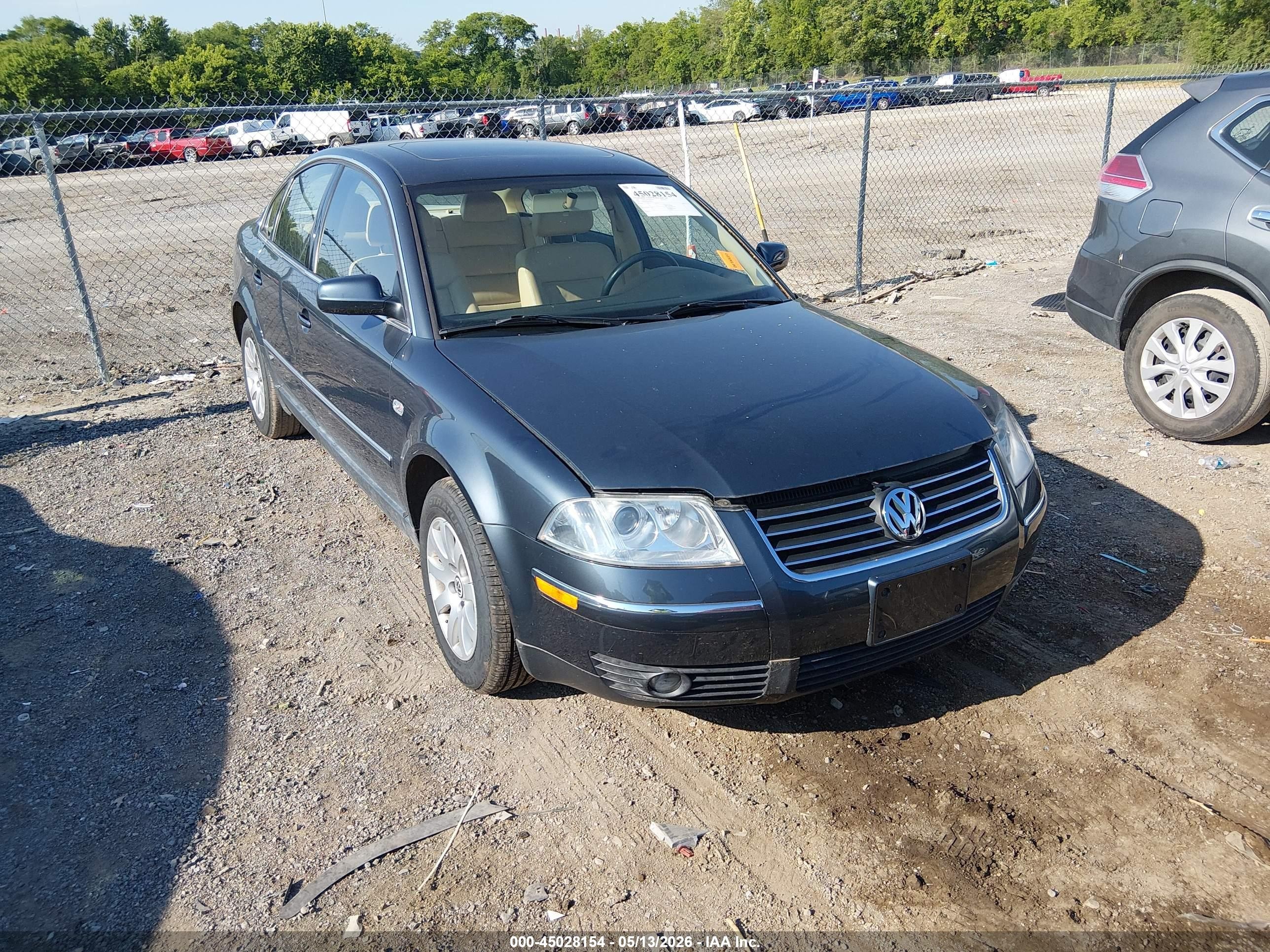 2001 Volkswagen Passat Gls Gold vin: WVWPD63B81P087917