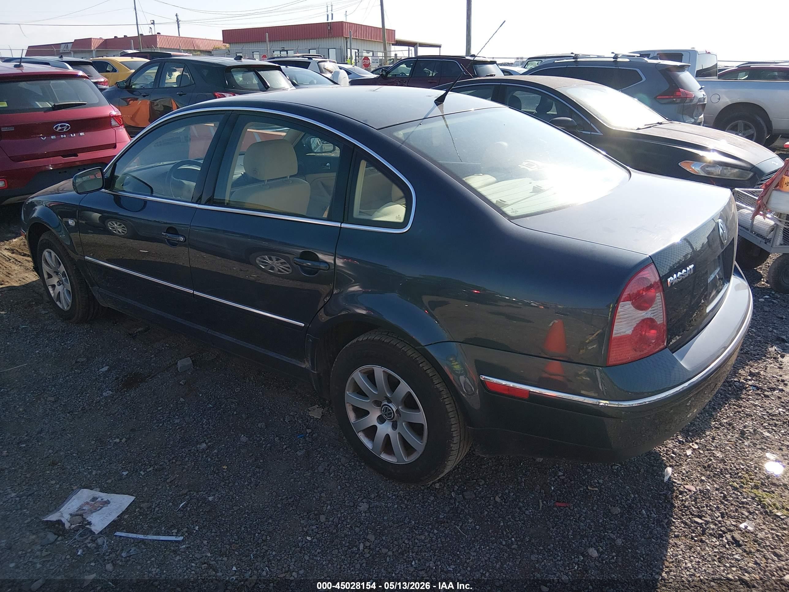 2001 Volkswagen Passat Gls Gold vin: WVWPD63B81P087917