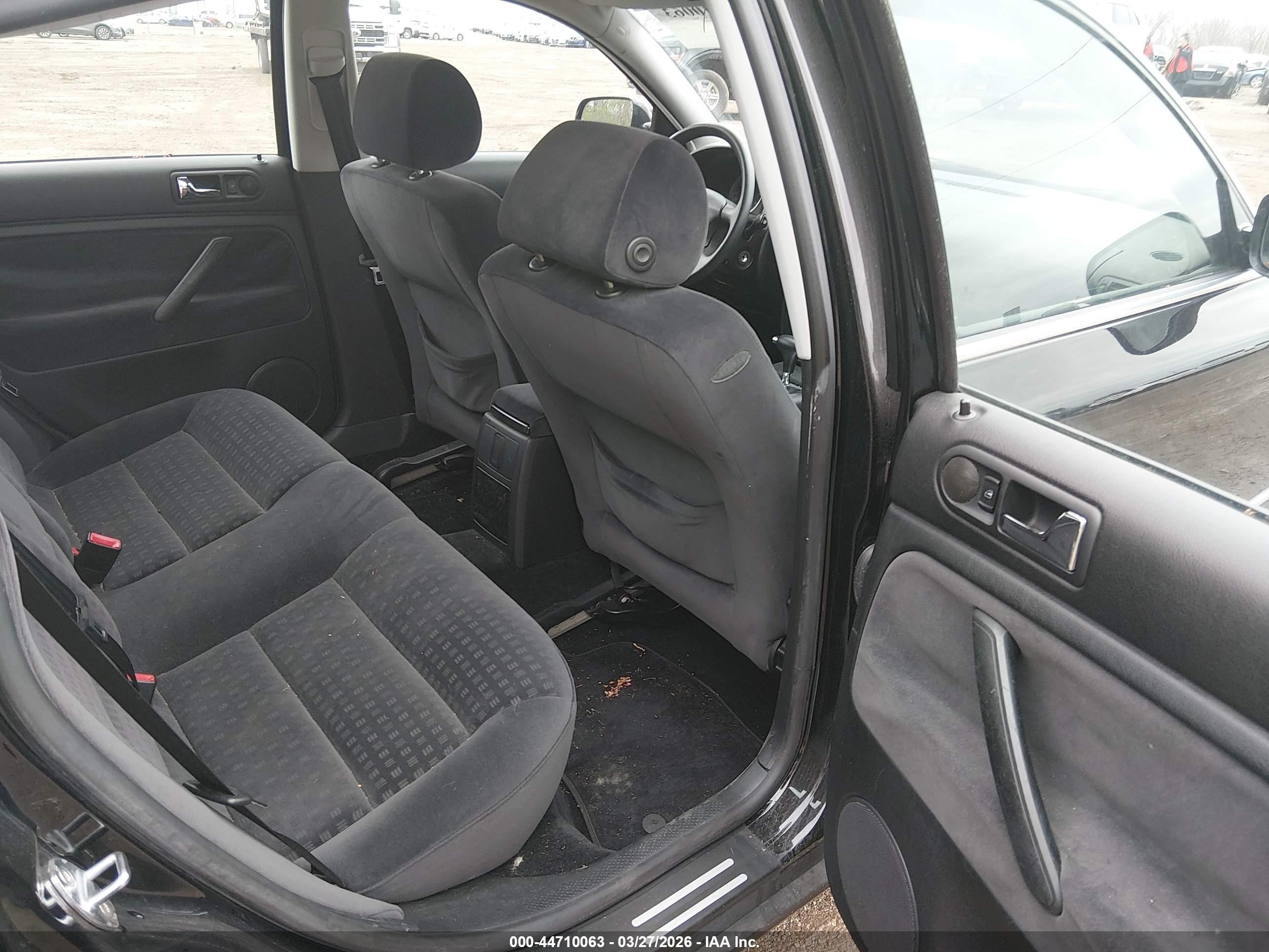2002 Volkswagen Passat Gls Black vin: WVWPD63B82P186450