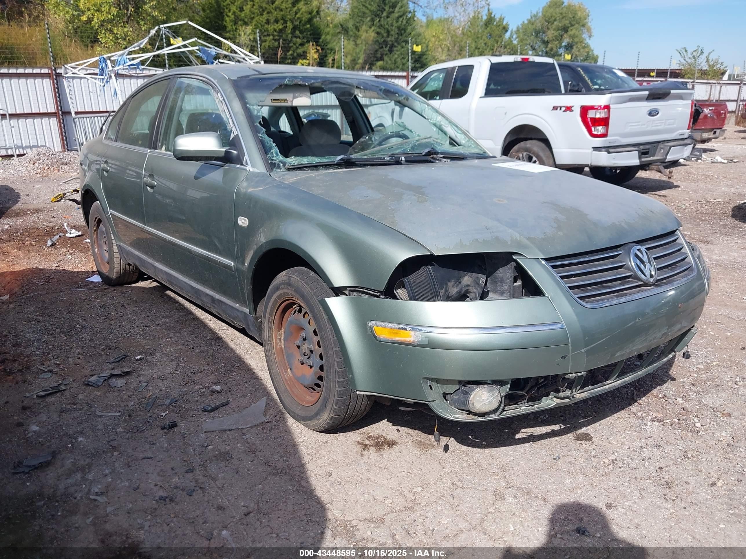 2002 Volkswagen Passat Gls Green vin: WVWPD63B82P343278