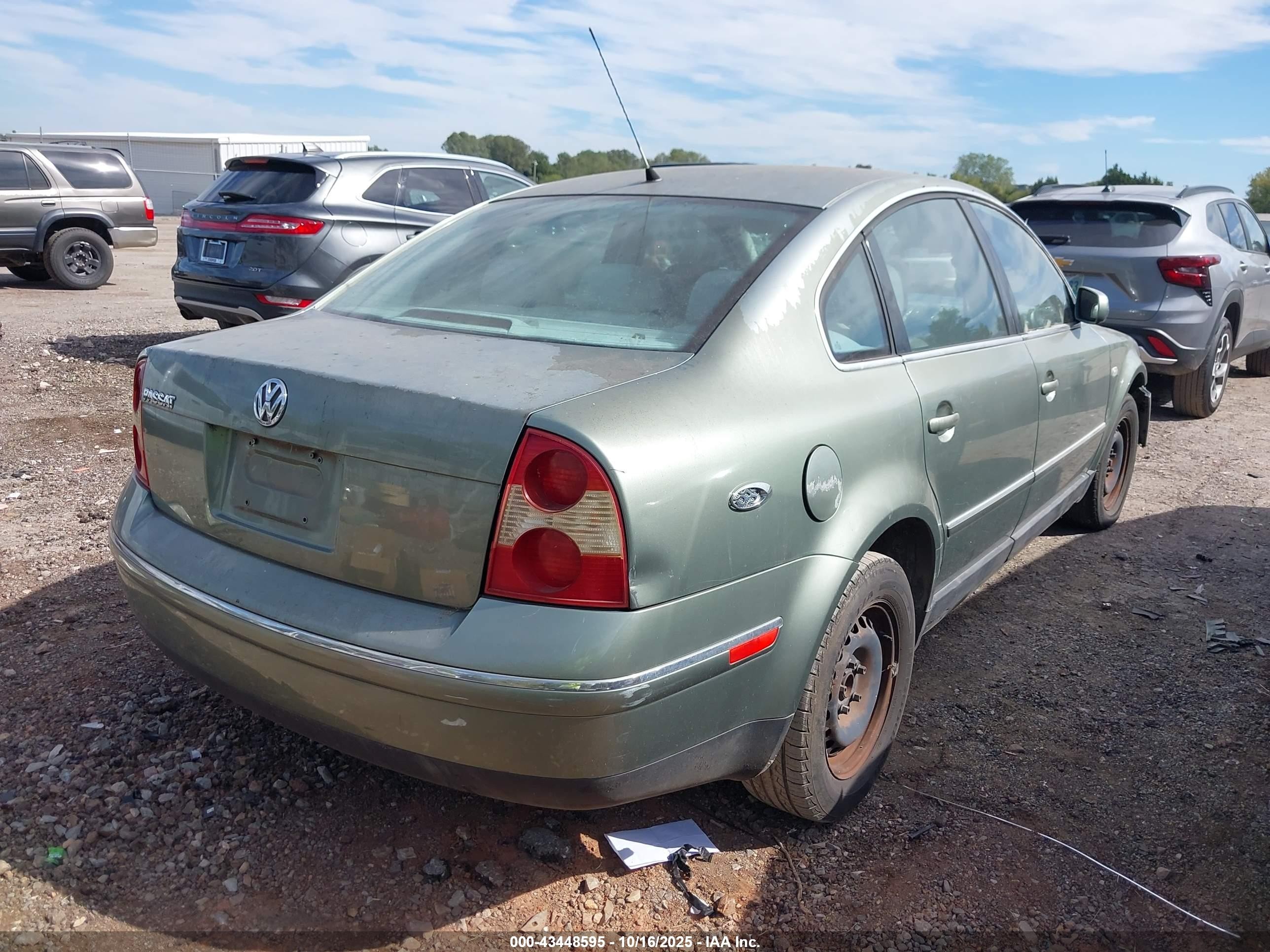 2002 Volkswagen Passat Gls Green vin: WVWPD63B82P343278