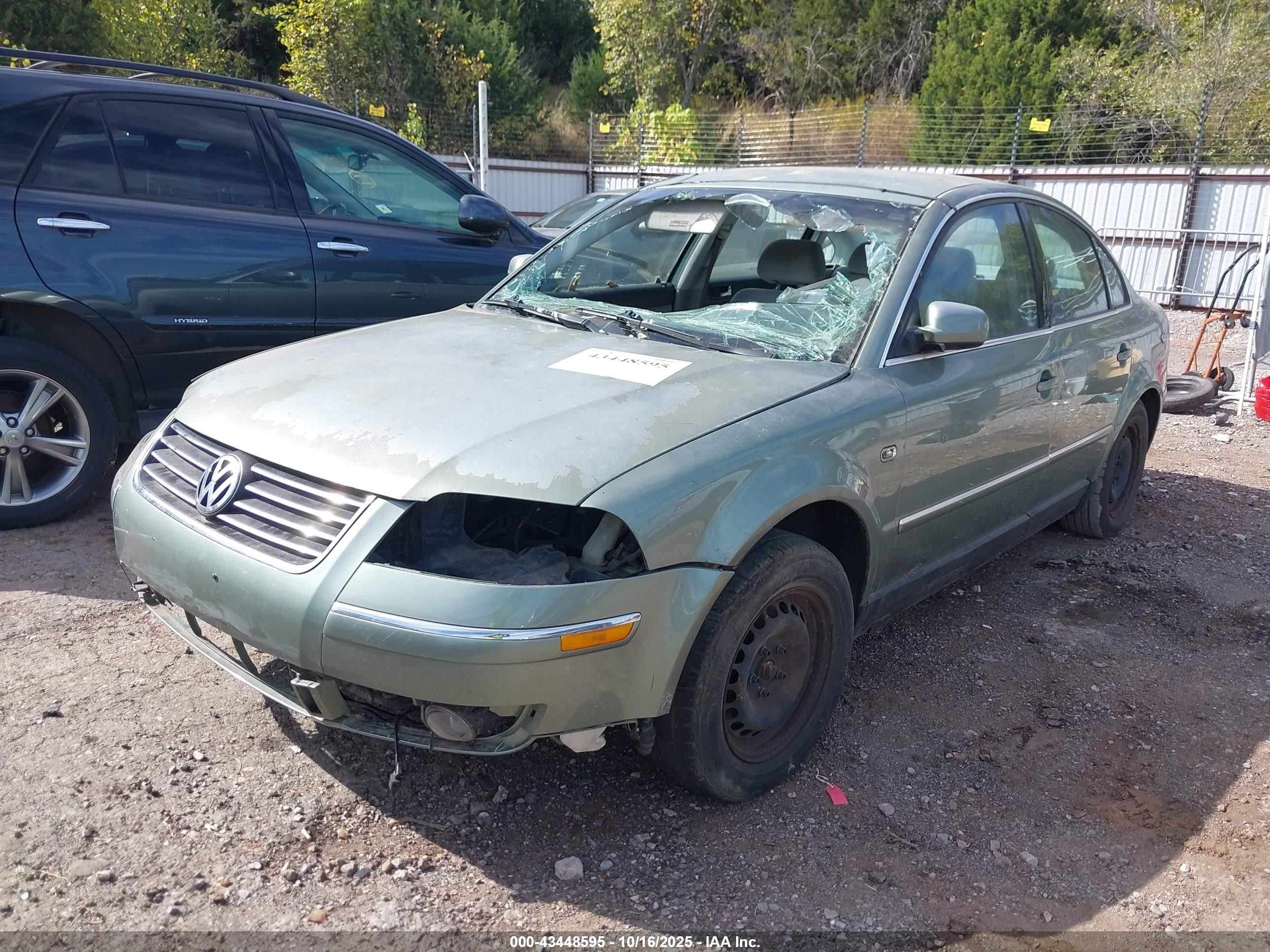 2002 Volkswagen Passat Gls Green vin: WVWPD63B82P343278