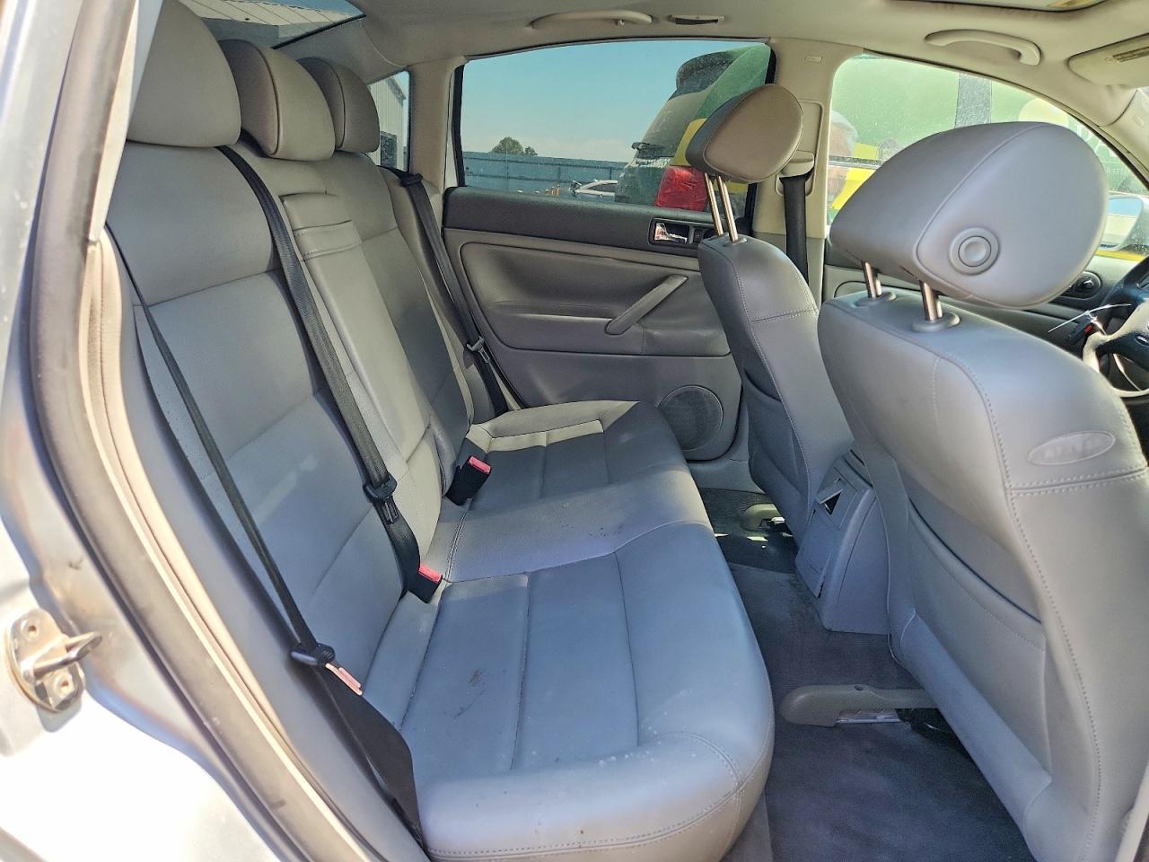 2004 Volkswagen Passat Gls Silver vin: WVWPD63B84P197211