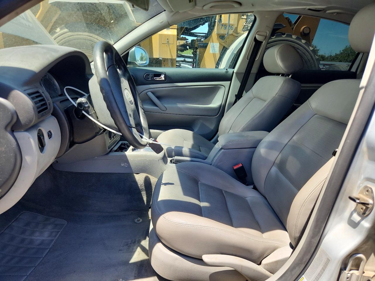2004 Volkswagen Passat Gls Silver vin: WVWPD63B84P197211