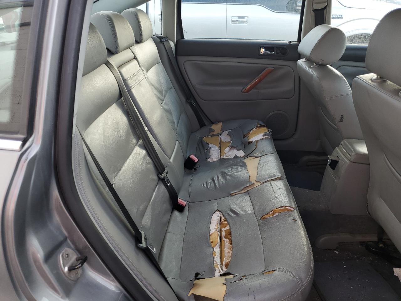 2004 Volkswagen Passat Gls Gray vin: WVWPD63B84P200382