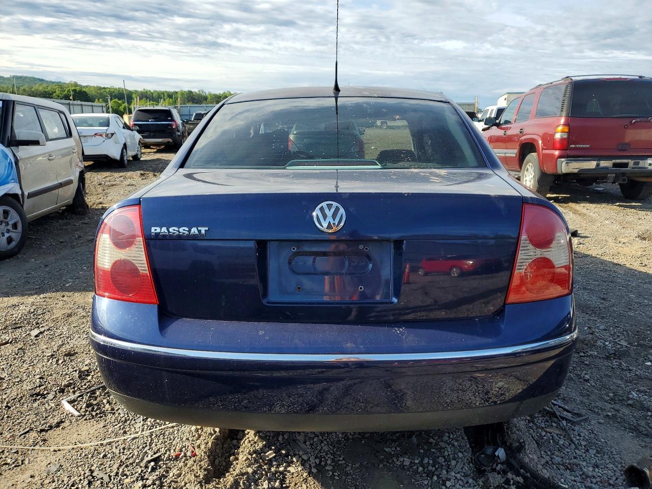 2002 Volkswagen Passat Gls Blue vin: WVWPD63B92P435158