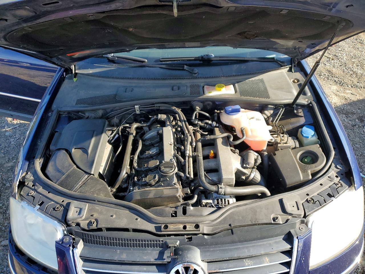 2002 Volkswagen Passat Gls Blue vin: WVWPD63B92P435158