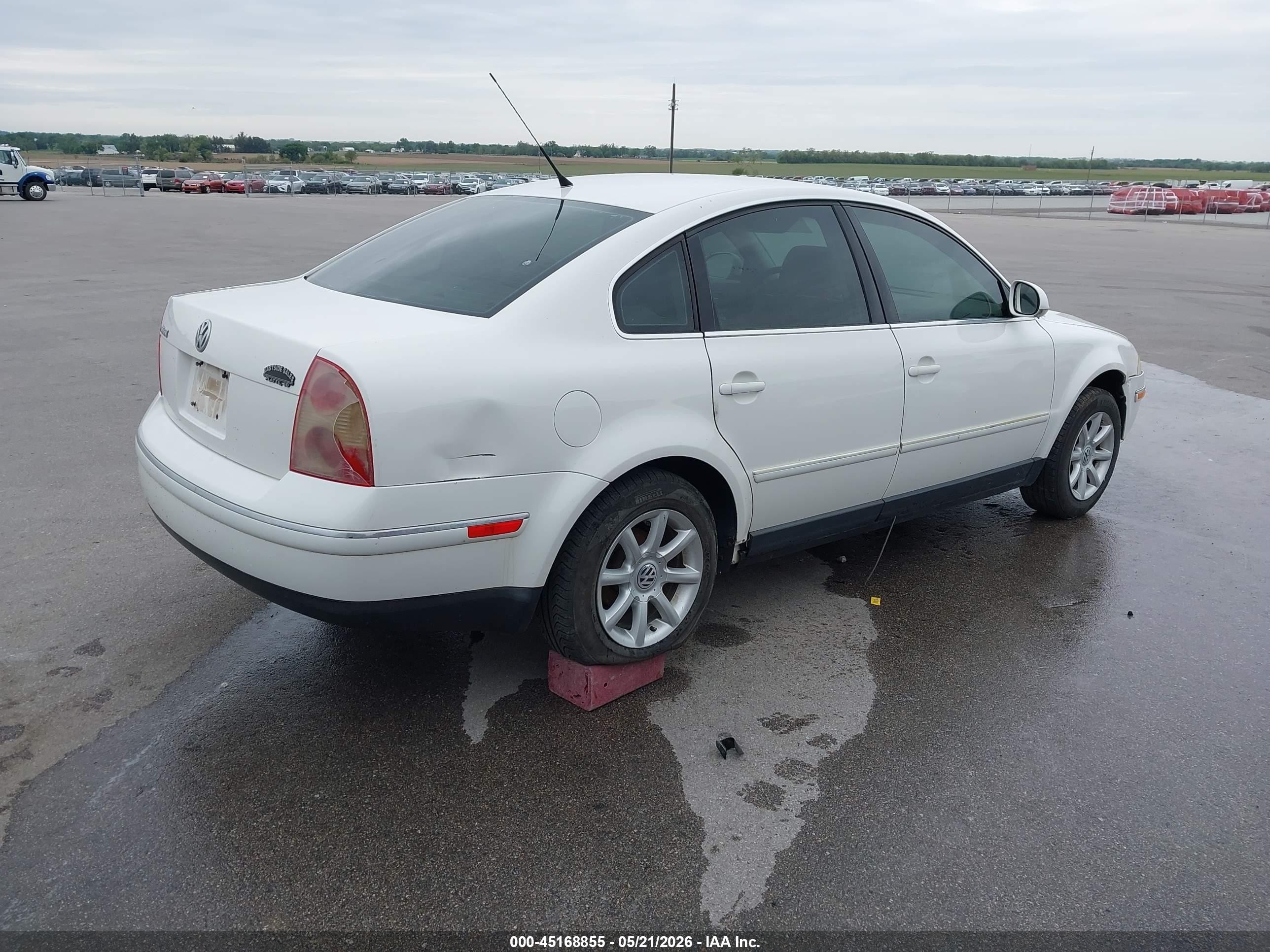2004 Volkswagen Passat Gls White vin: WVWPD63B94E287575